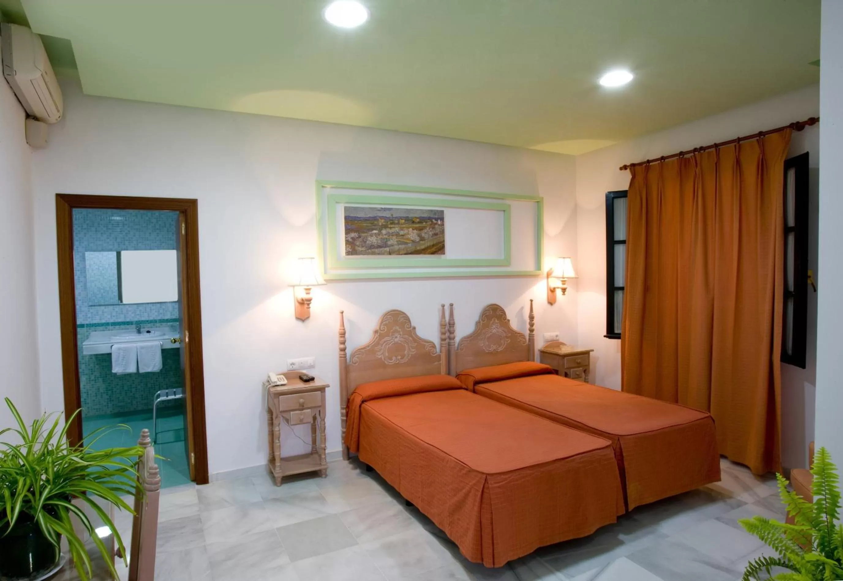 Double or Twin Room - single occupancy in Los Helechos