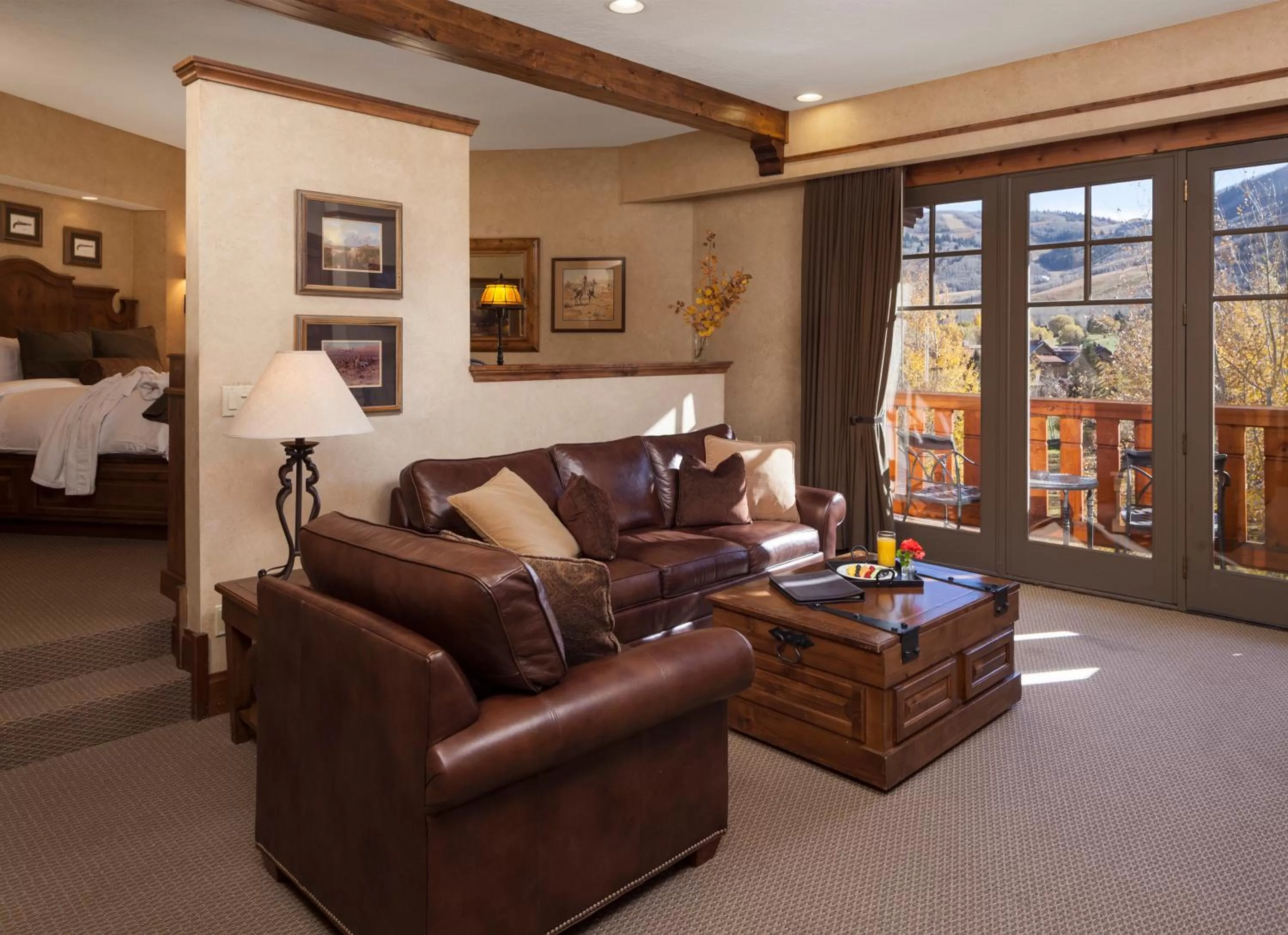 Deluxe Executive King Suite with Sofa Bed and Balcony in Hotel Park City, Autograph Collection