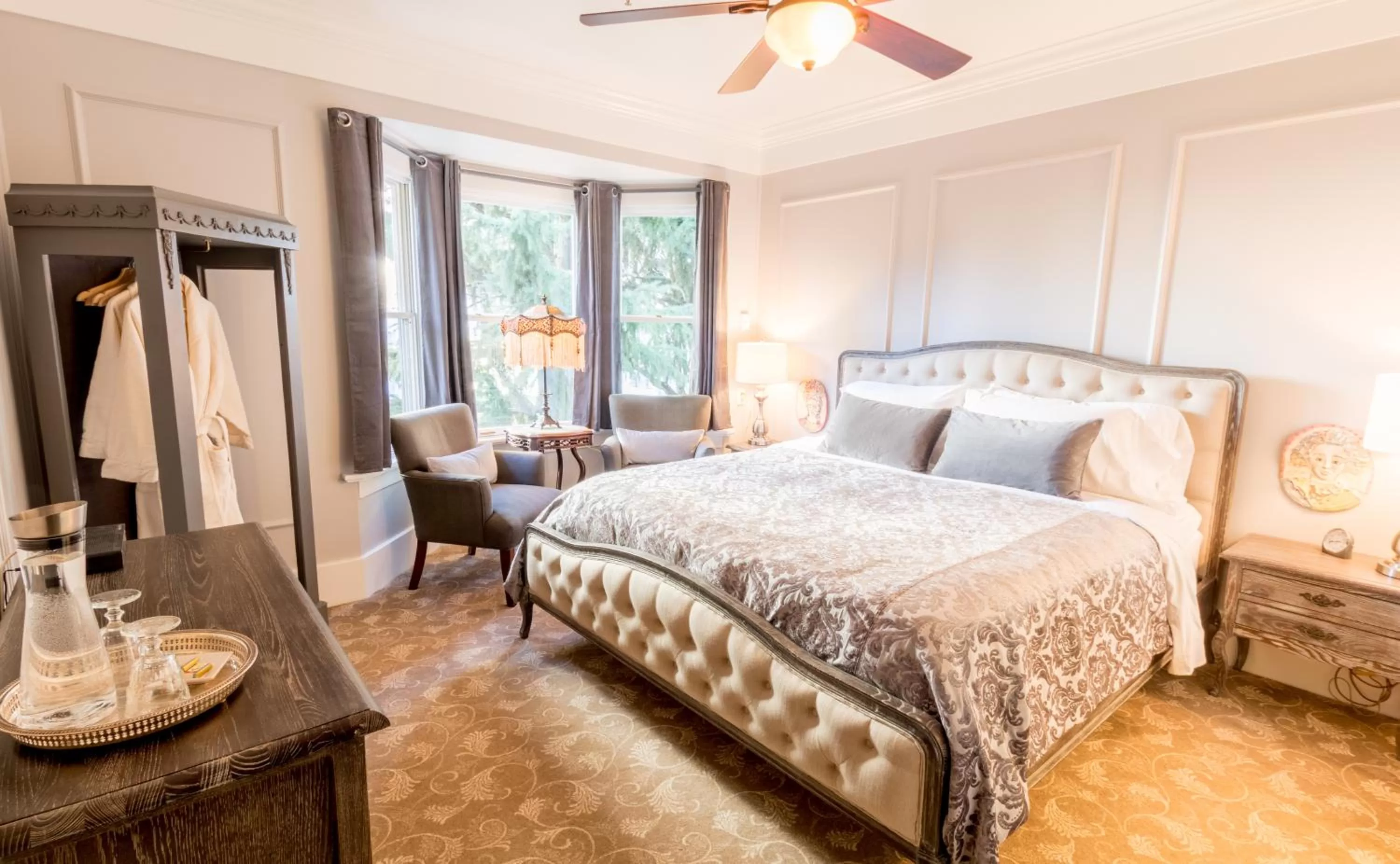 Premier King Room in West End Guest House
