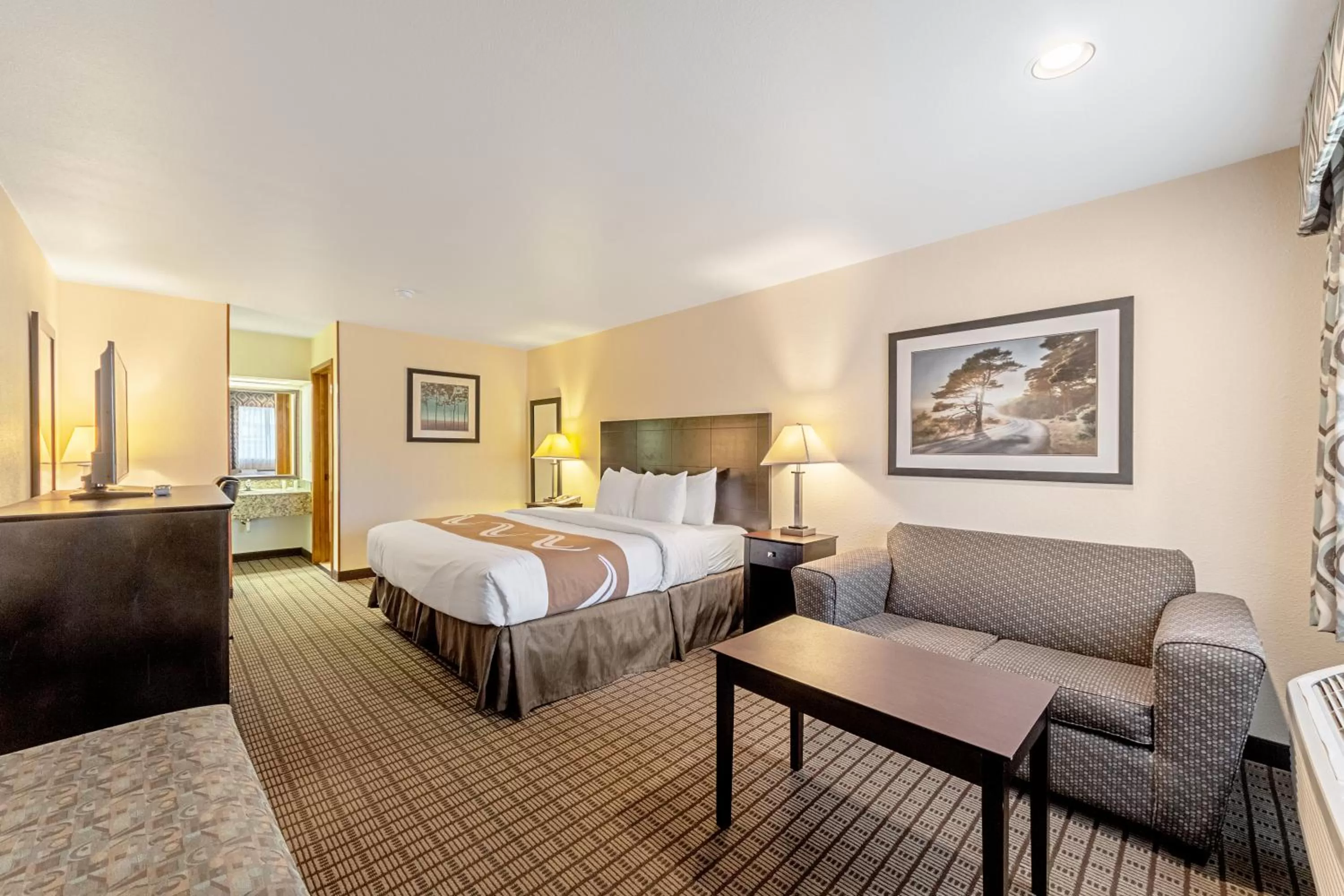 King Room - Non-Smoking in Quality Inn Three Rivers