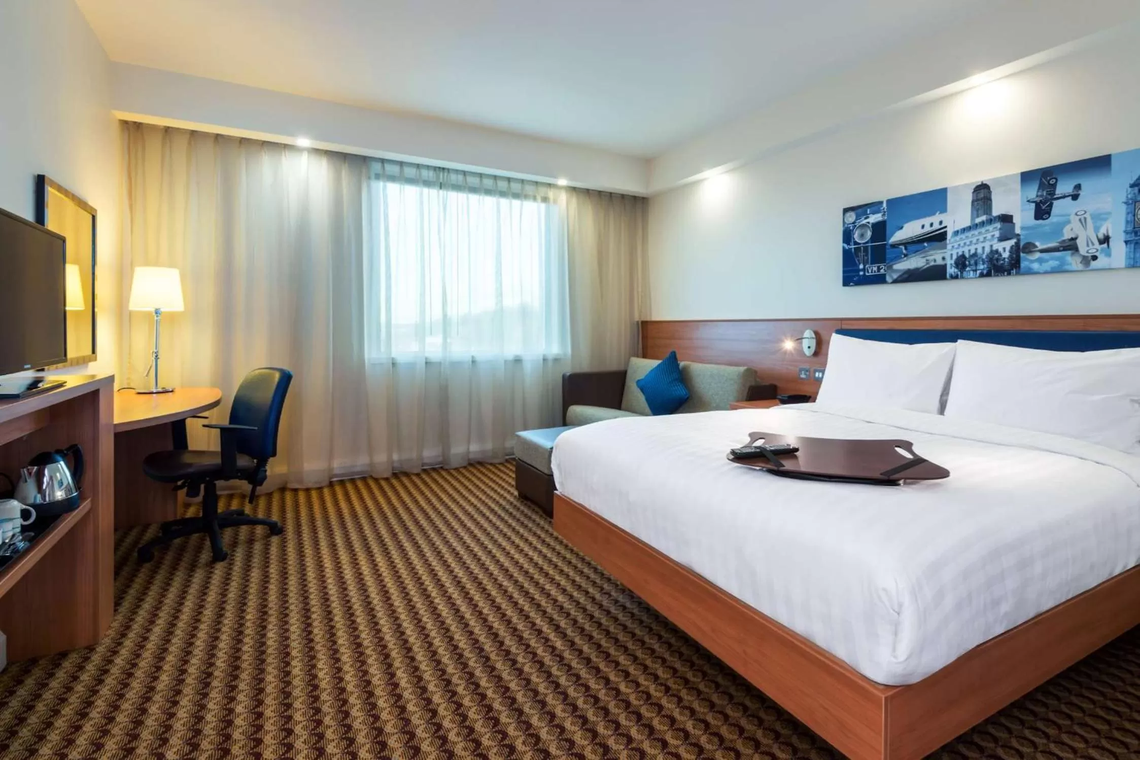Queen Room in Hampton by Hilton Luton Airport