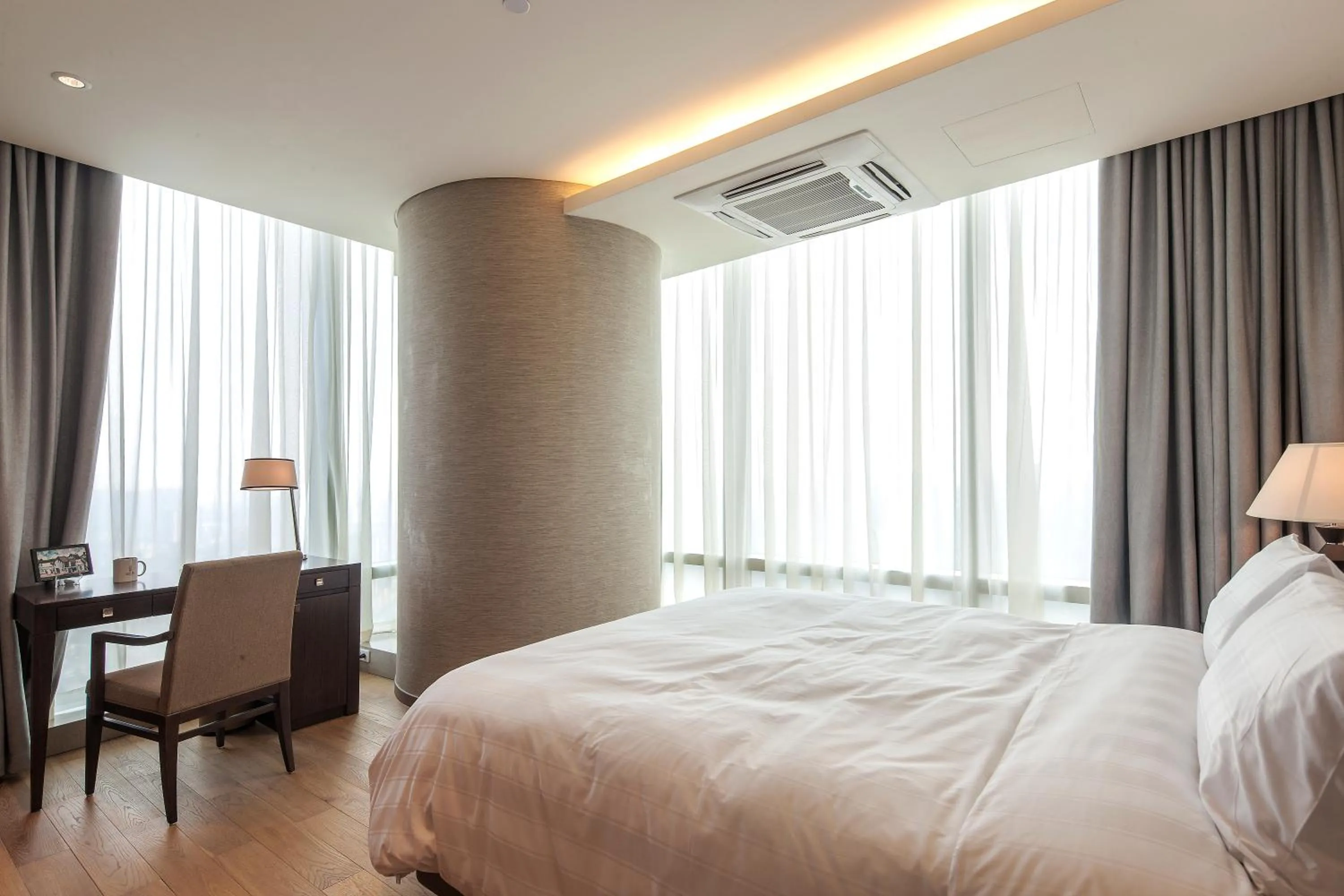 One-Bedroom Apartment in Lotte The Residence