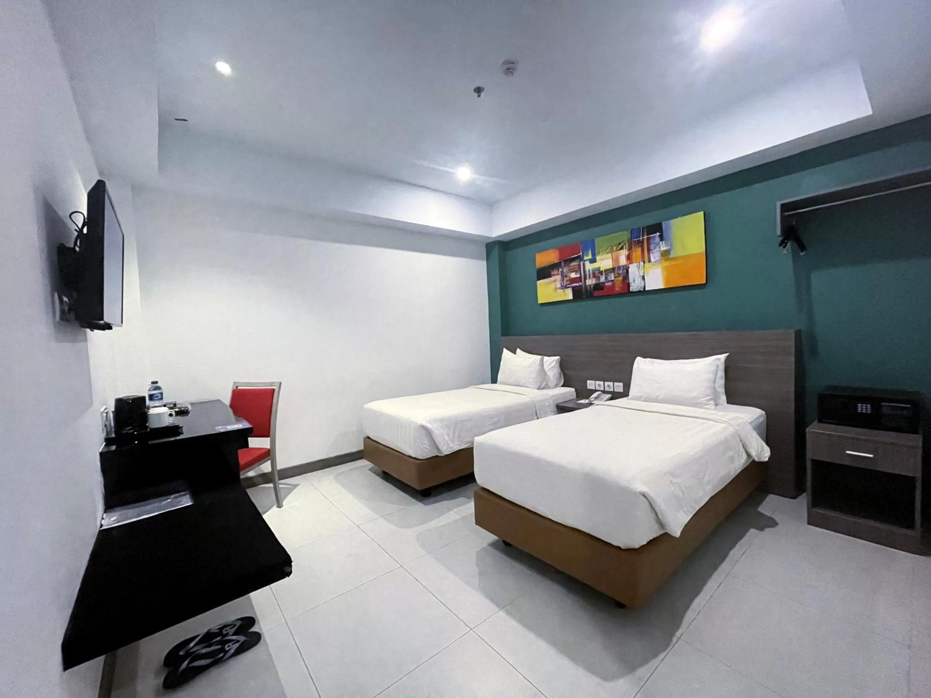 Standard Twin Room - Smoking with No View in Ayani Hotel Banda Aceh