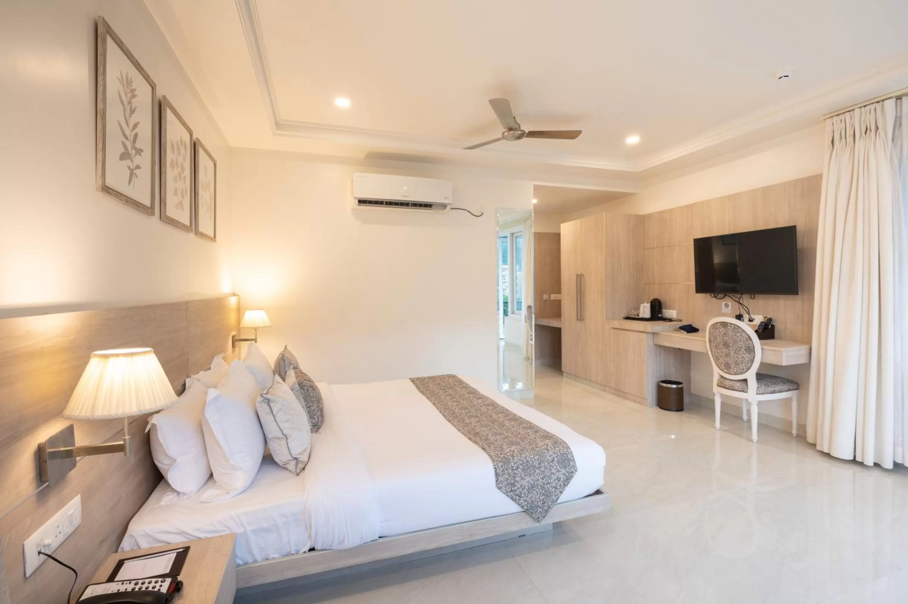 King Room with Balcony in Terrakotta Rishikesh