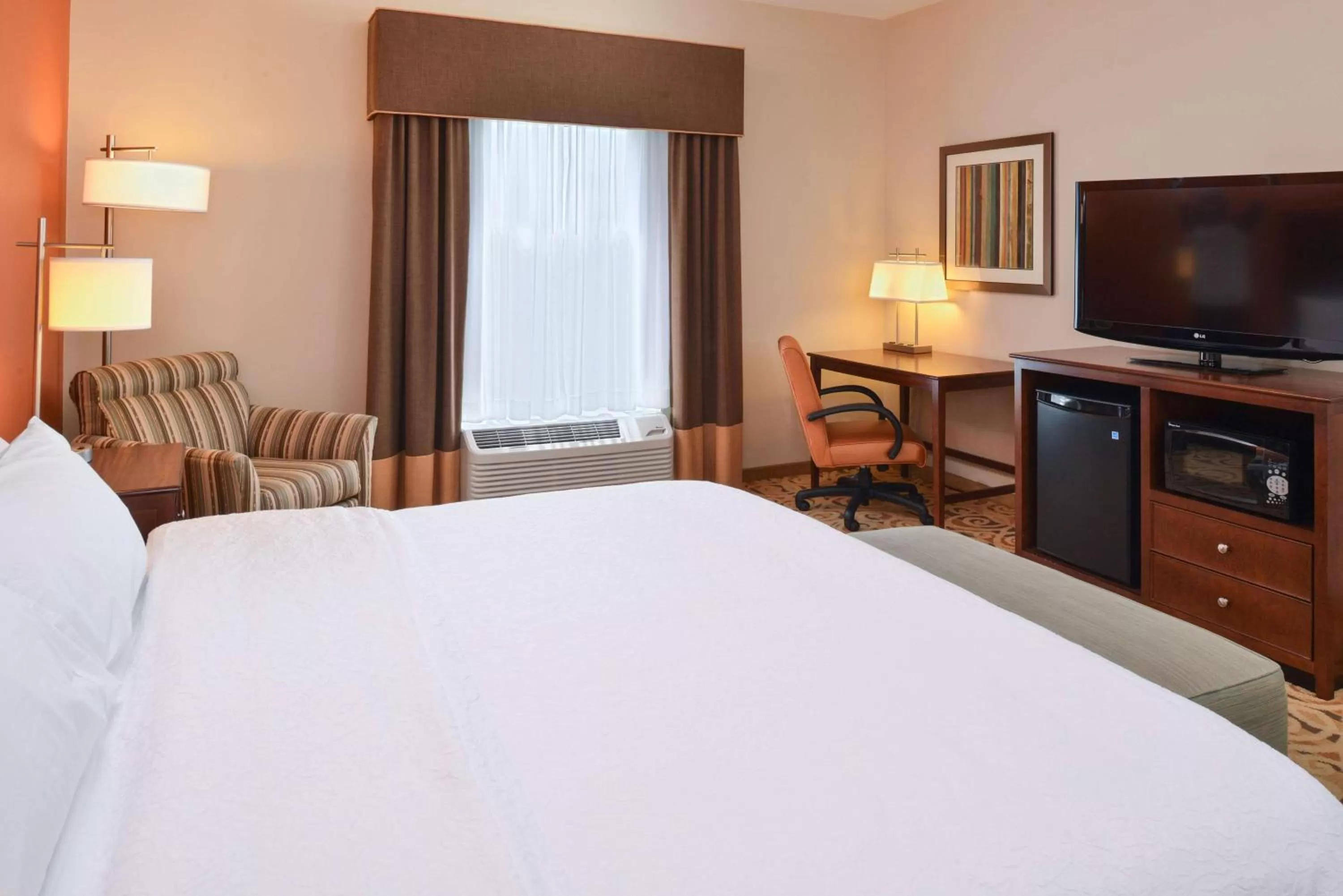 King Room with Accessible Tub - Mobility and Hearing Access/Non-Smoking in Hampton Inn & Suites - Ocala