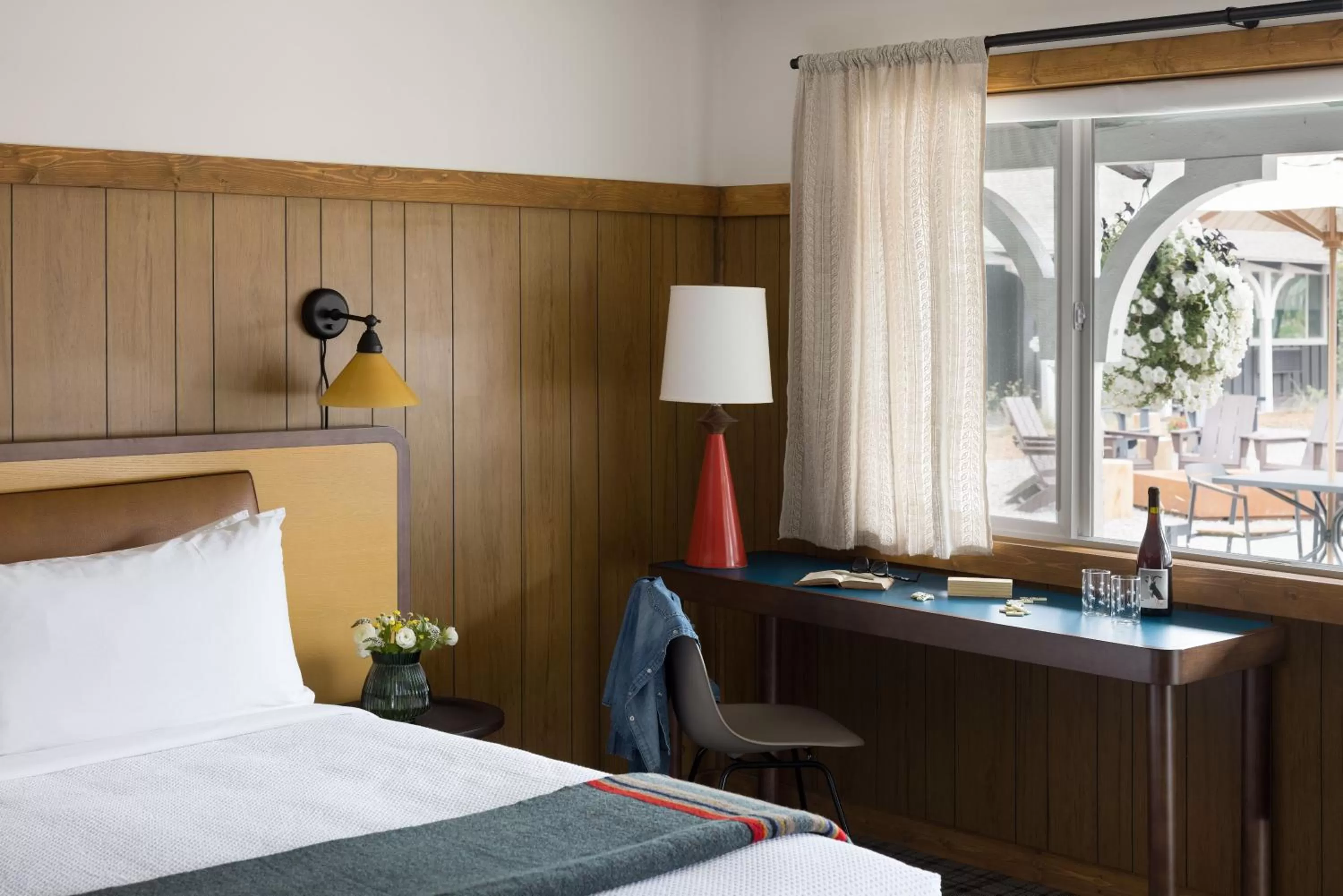 The Virg Courtyard King  in The Virginian Lodge