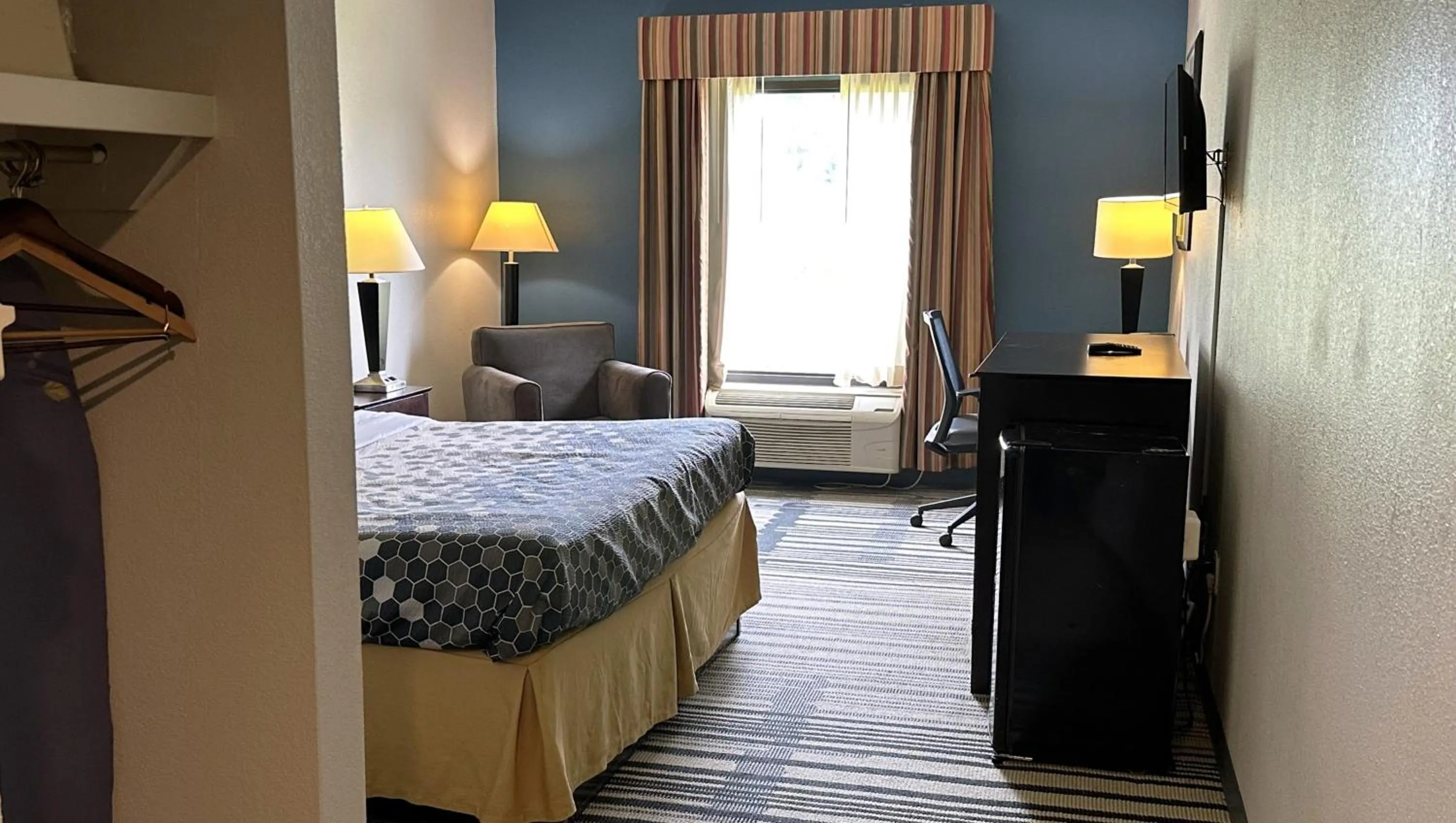 King Room - Disability Access in Super Inn & Suites Philadelphia