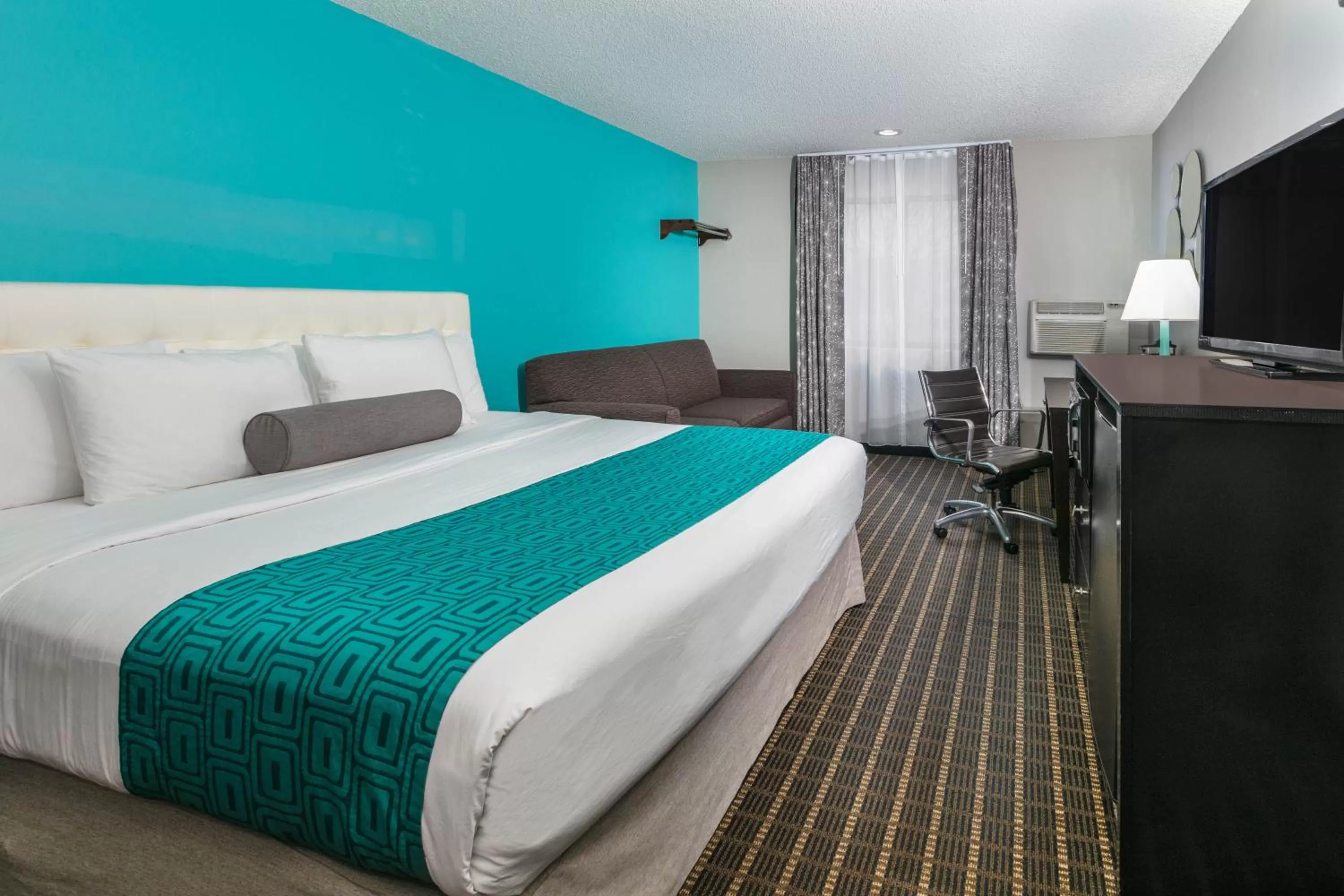 King Room- Non-Smoking in Howard Johnson by Wyndham Near Schlitterbahn