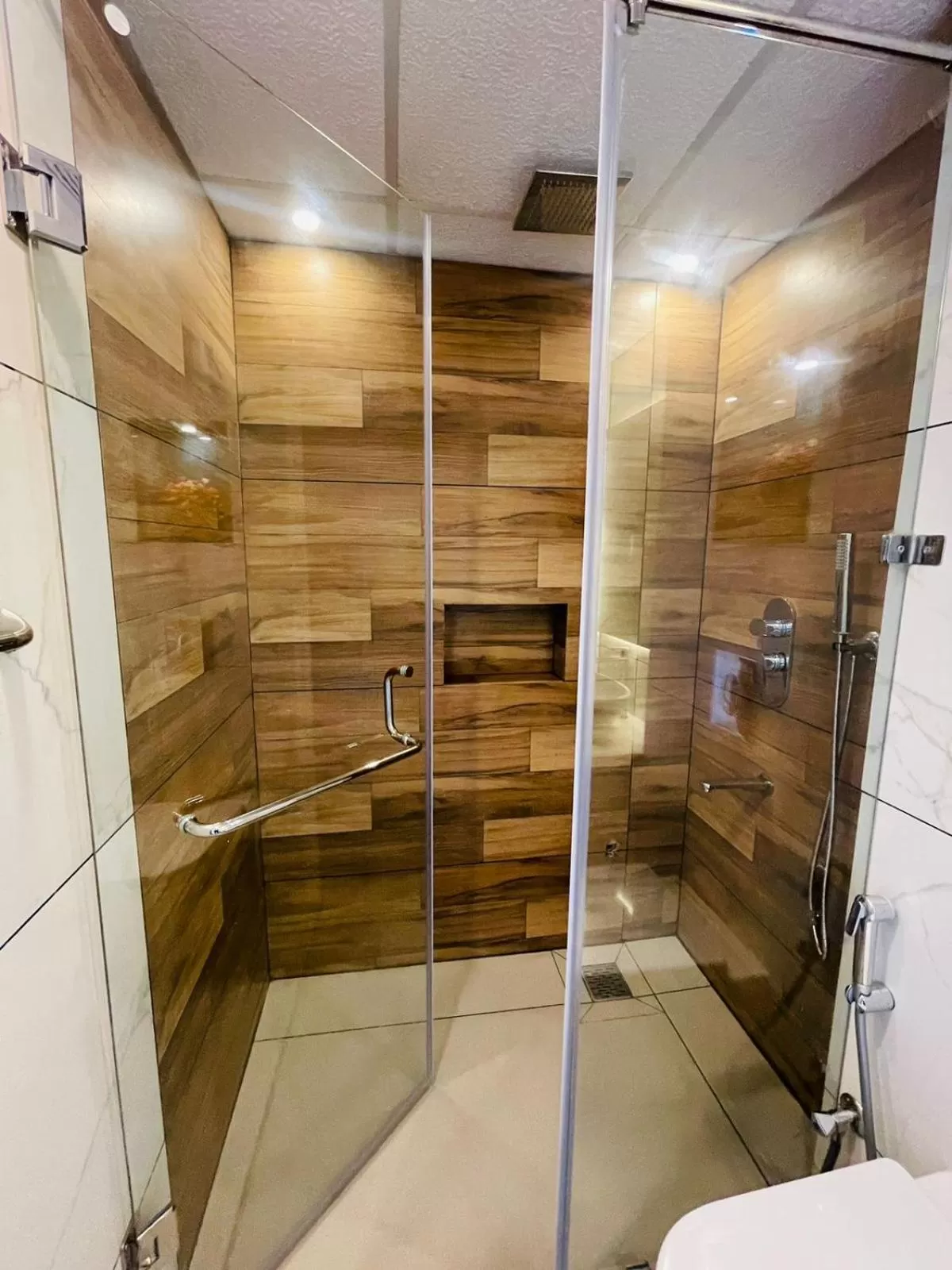 Family Room with Sea View in Garden Bay Resort