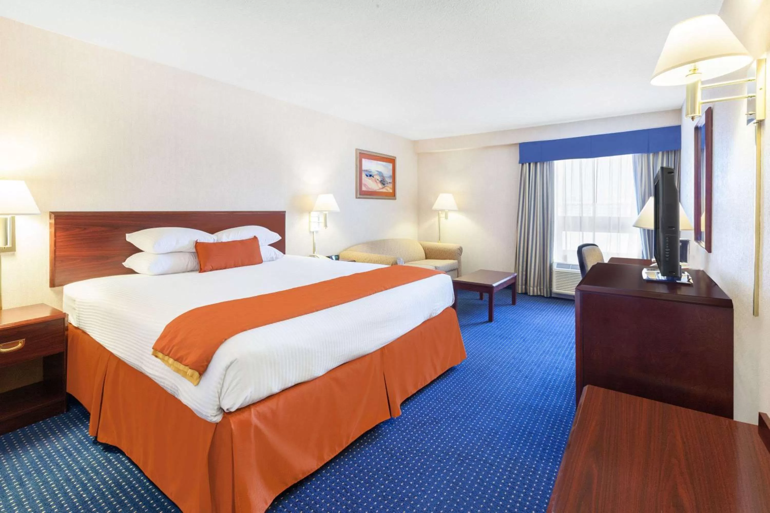 King Room in Wyndham Garden Monterrey Norte