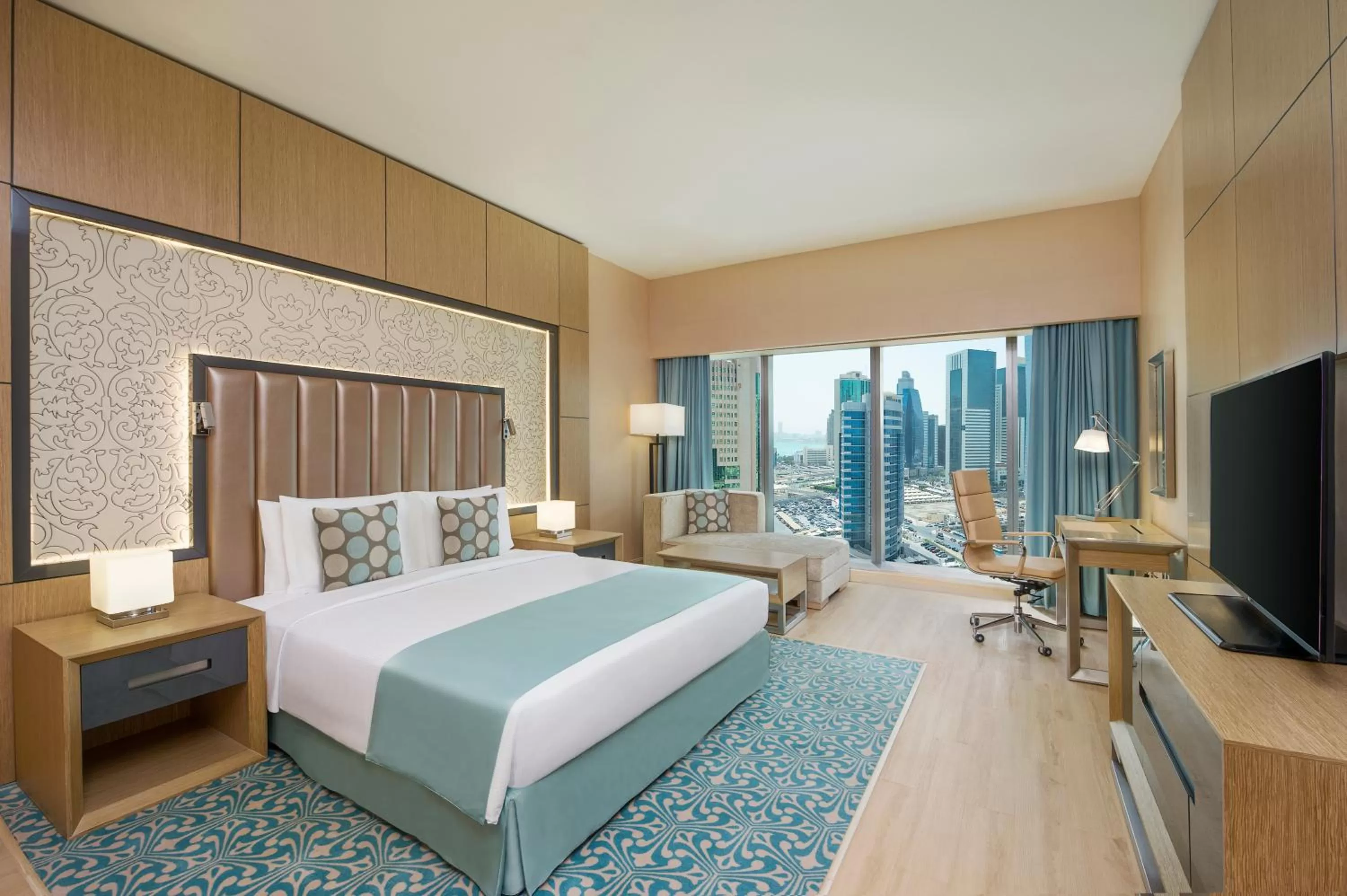 Deluxe King Room with Sea View - Smoking in Wyndham Doha West Bay
