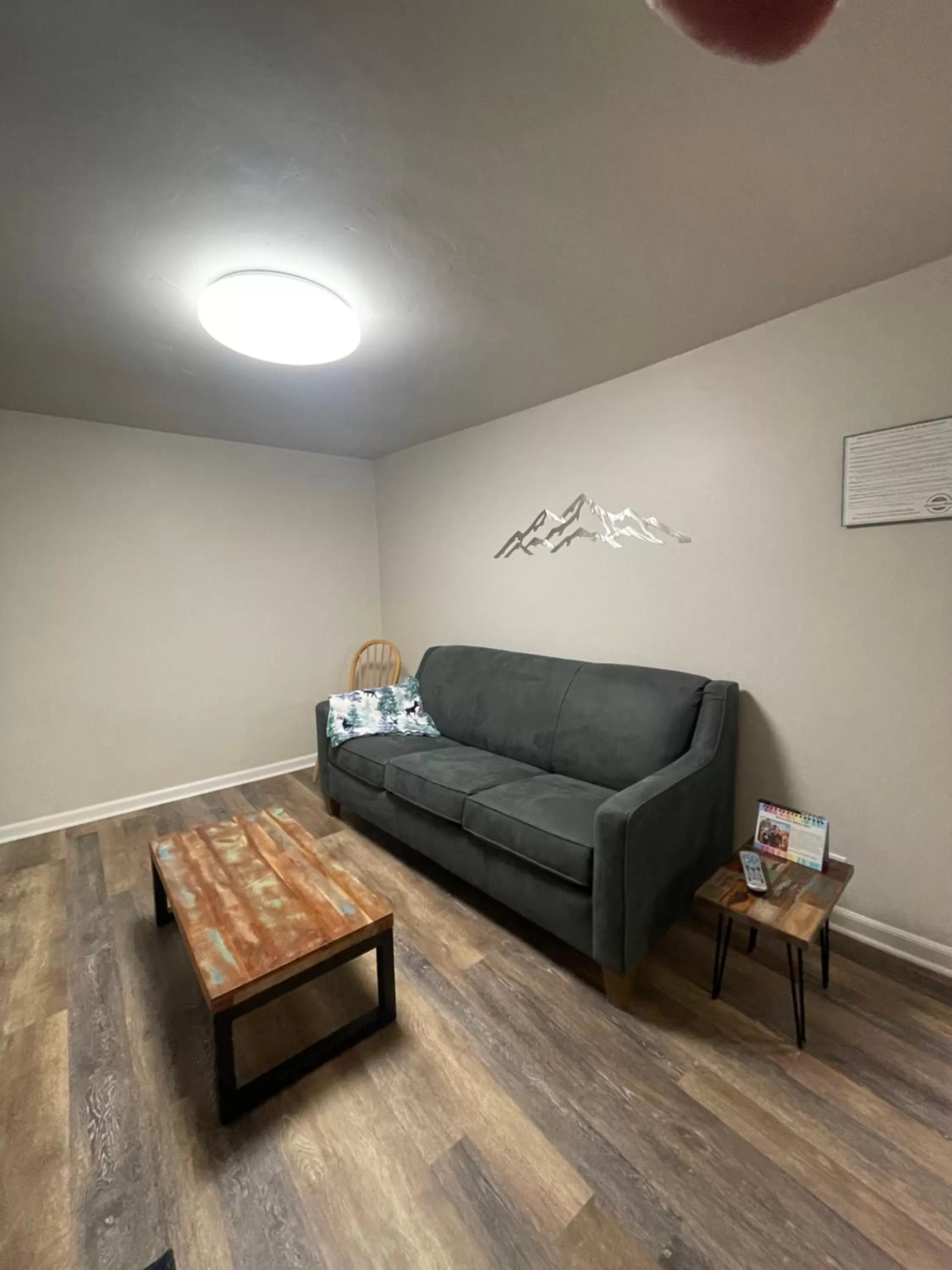 King Suite in Woodland Motel