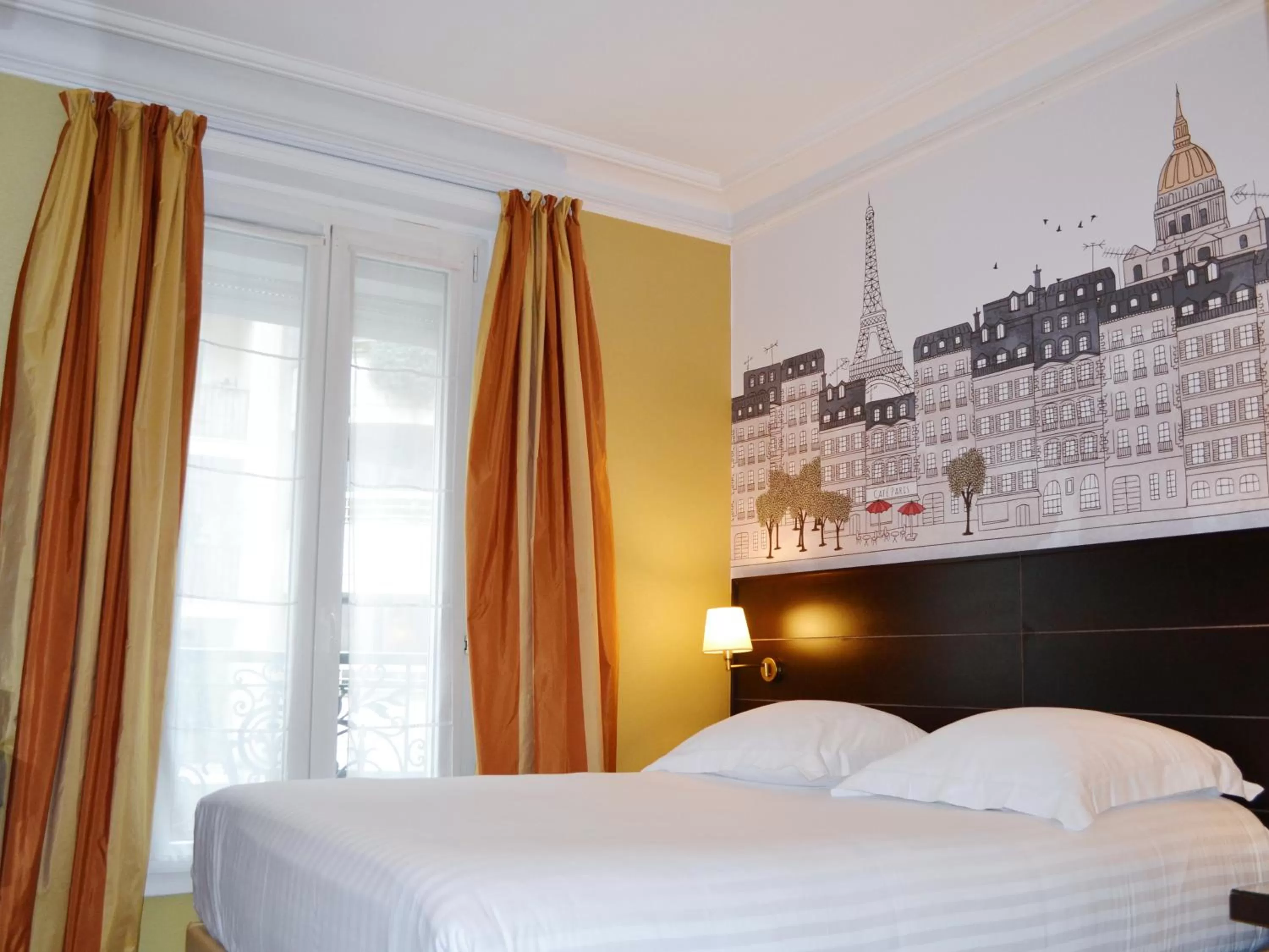 Classic Double Room in Hôtel de l'Exposition - Tour Eiffel