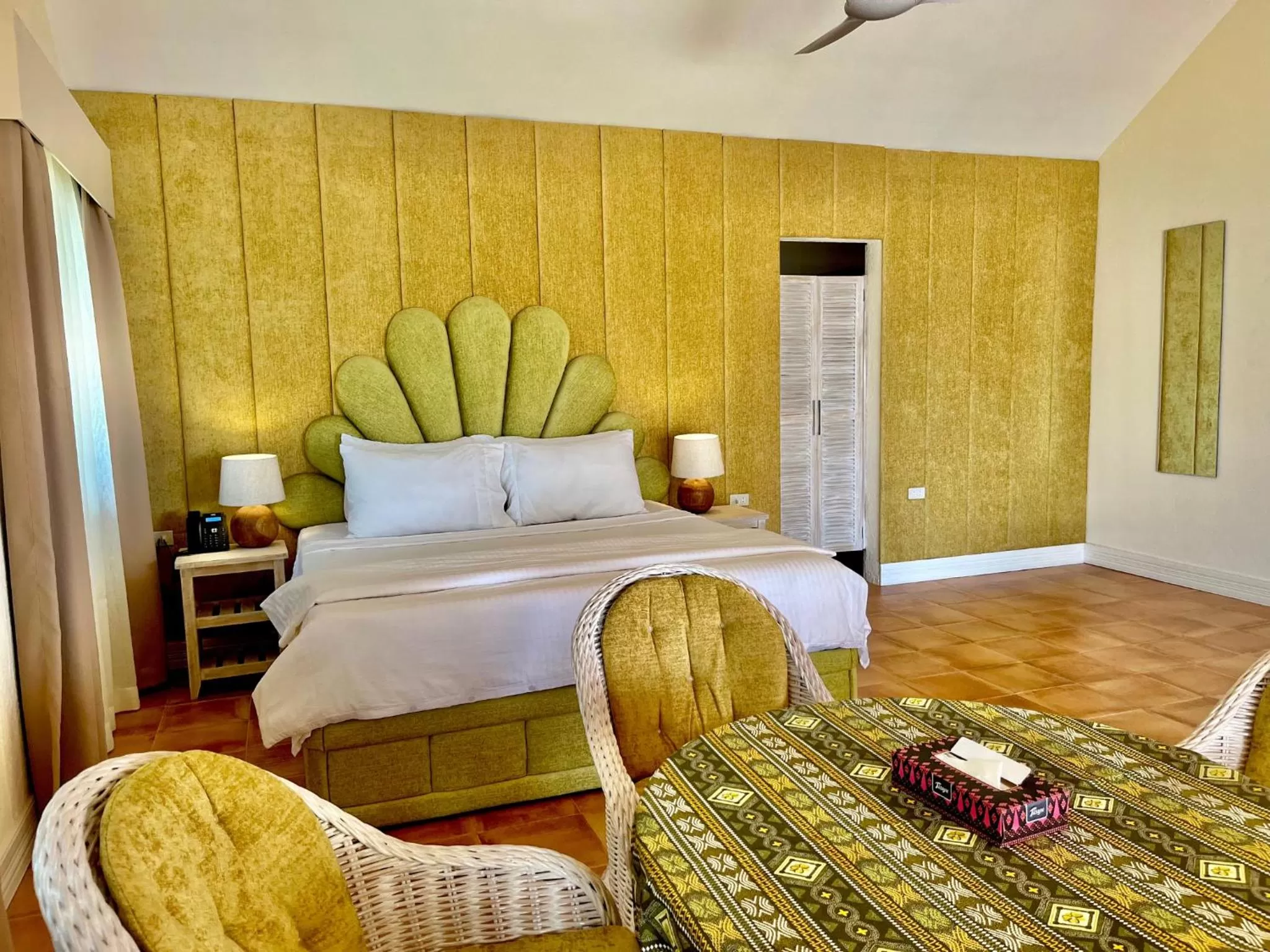 Deluxe Villa in Coco Grove Beach Resort, Siquijor Island