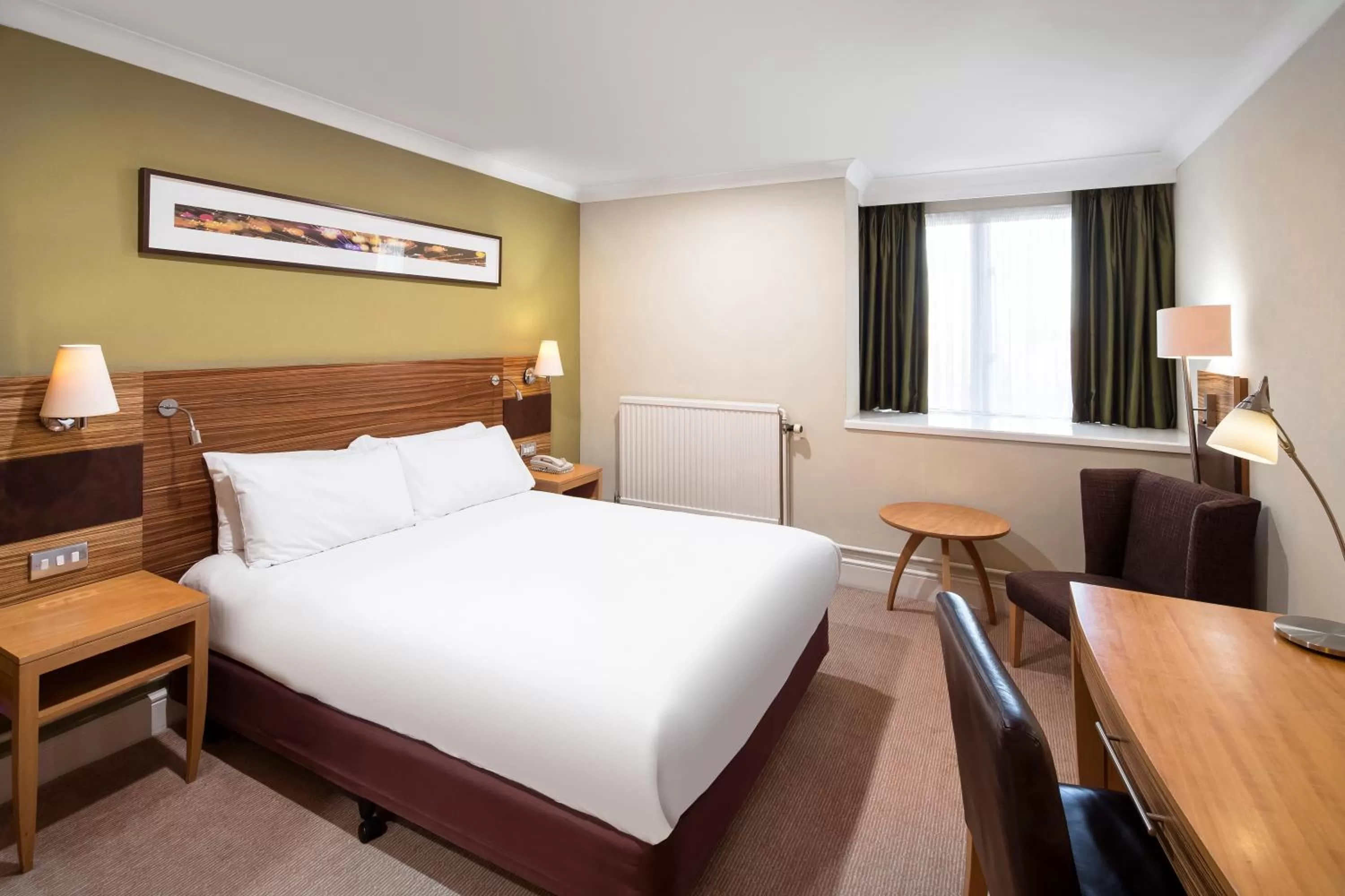 Standard Queen Room in Crowne Plaza Chester by IHG