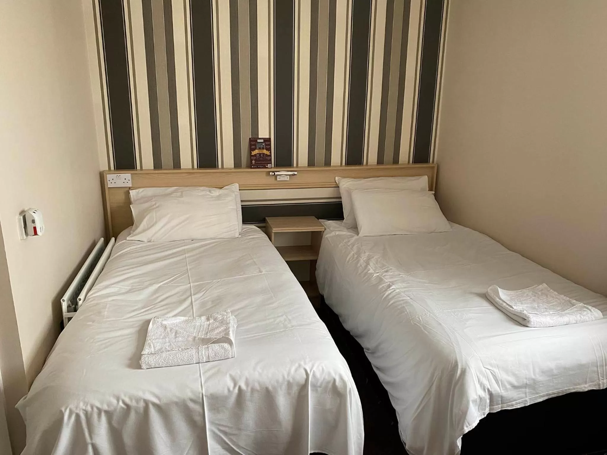 Twin Room in Arncliffe Lodge Hotel