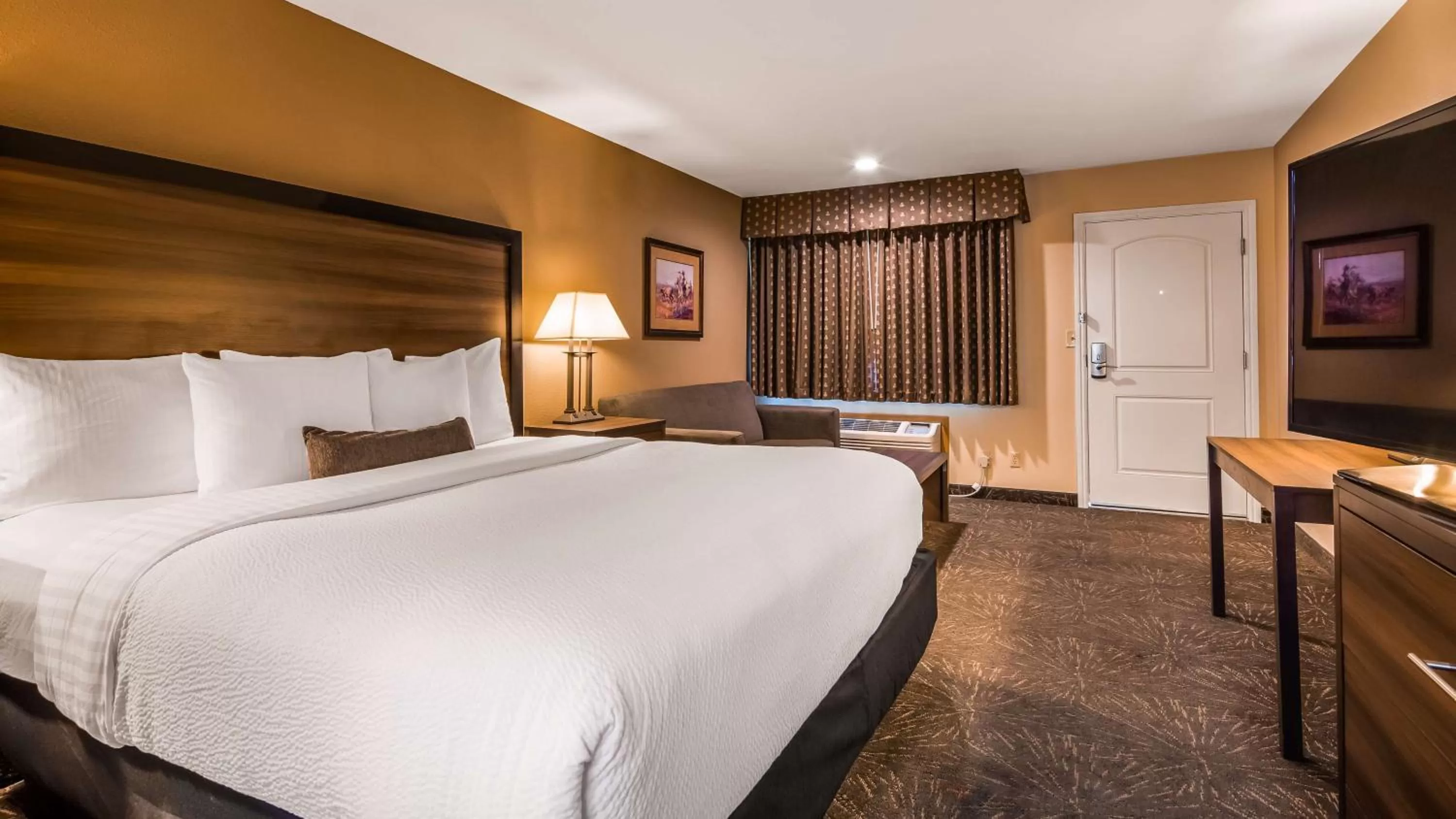 King Suite - Non-Smoking in Best Western John Day Inn