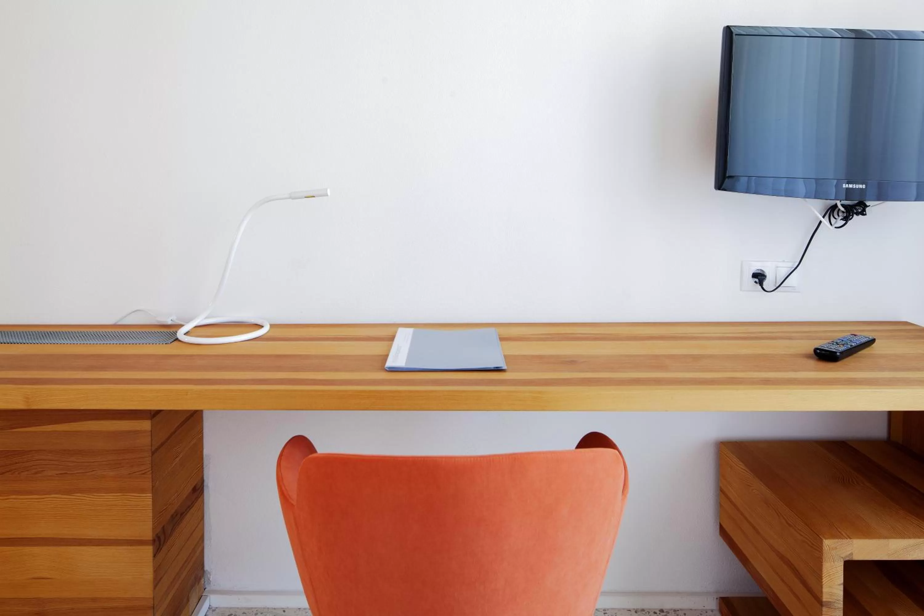 Comfort Single Room with Balcony in Hotel Gracanica