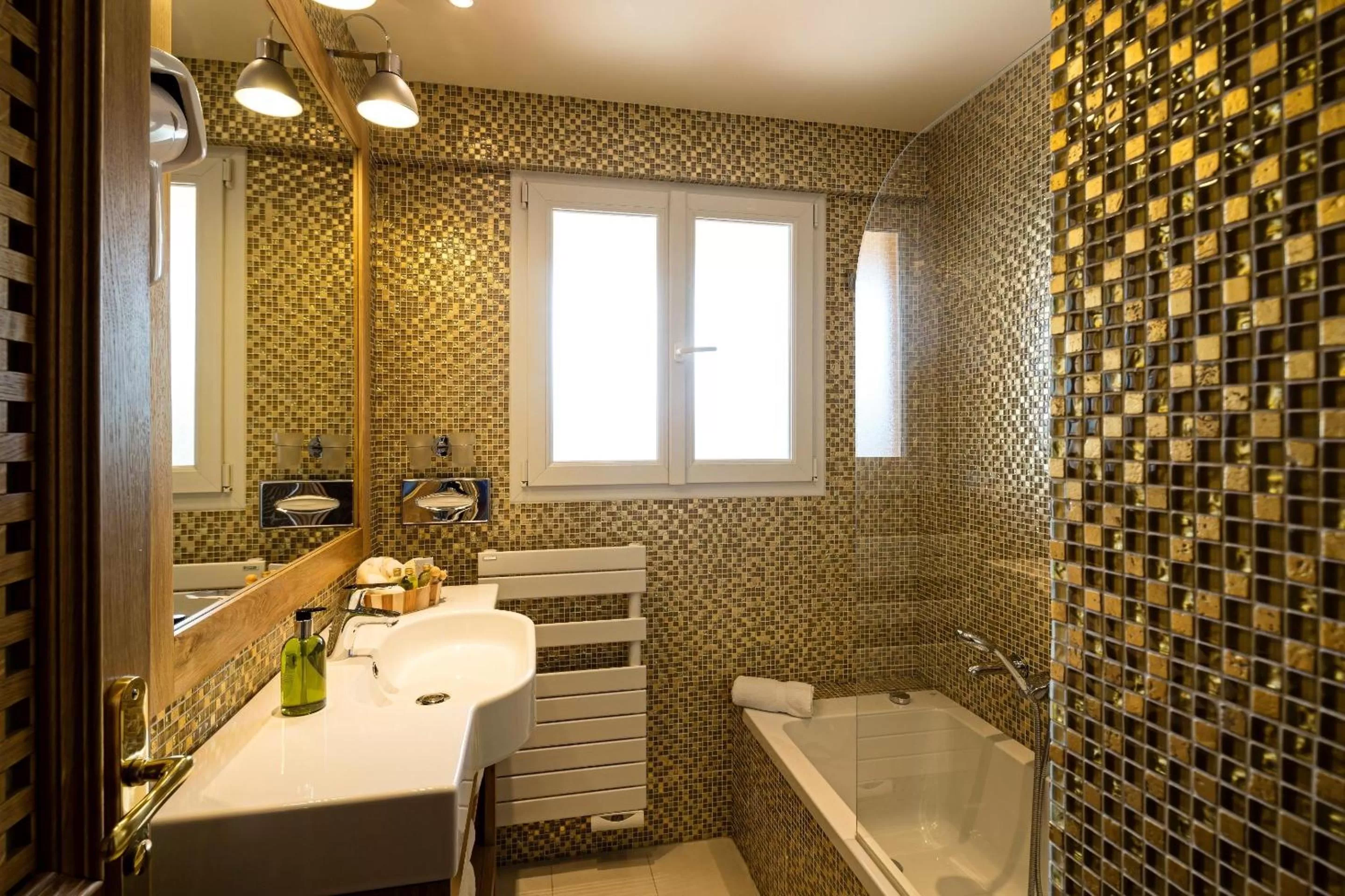 Prestige Twin Room with Sea View in Best Western Premier Montfleuri