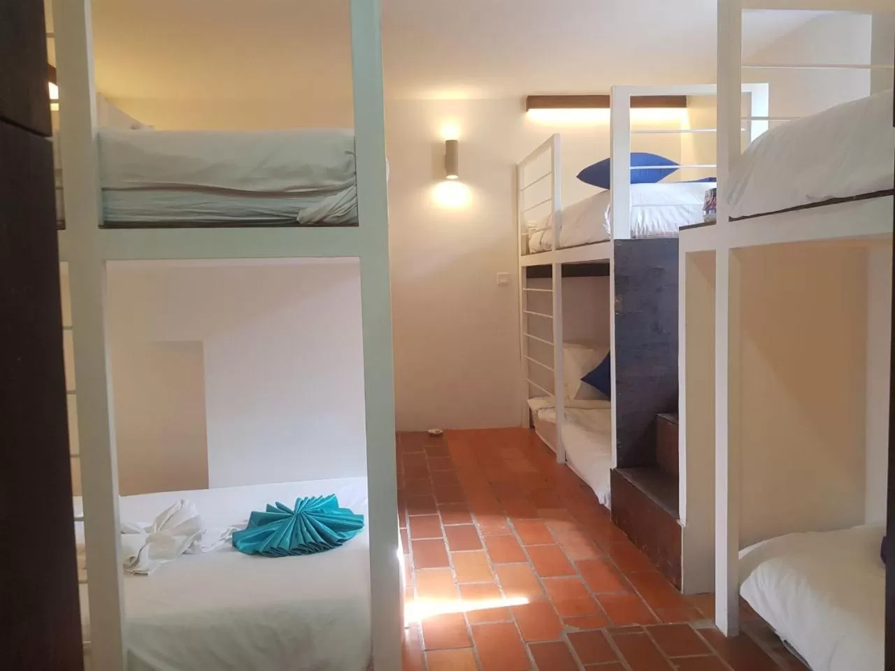 Bed in 8-Bed Mixed Dormitory Room in Baahu Villa