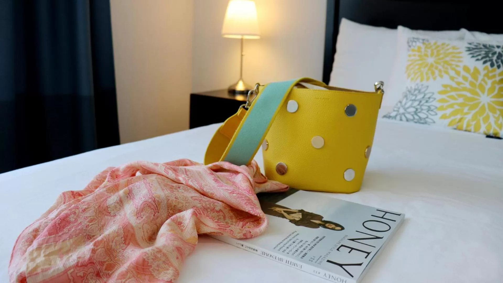 Deluxe Double Room in Hometel Suites