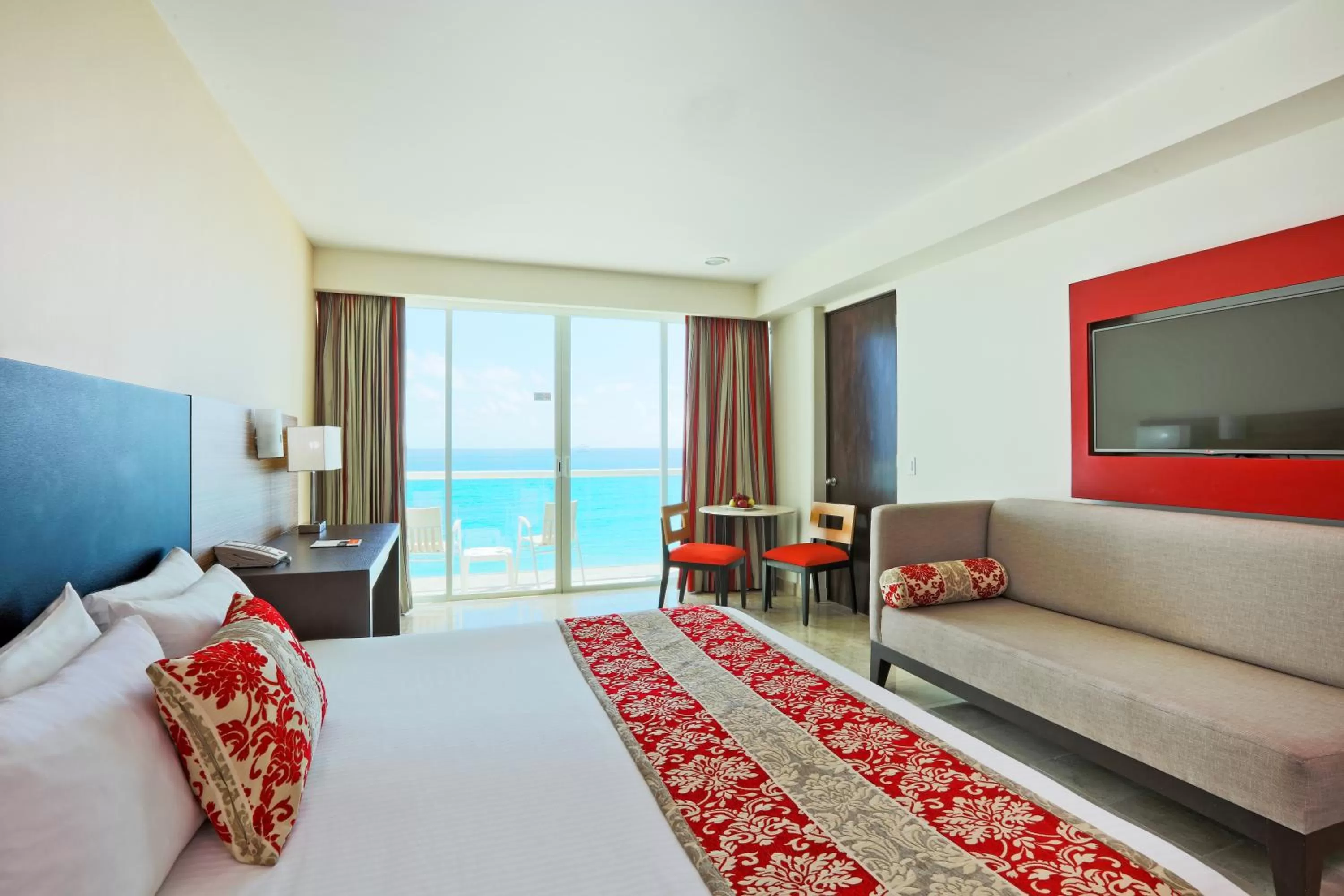 Romantic Room with Ocean View - single occupancy in Krystal Cancun