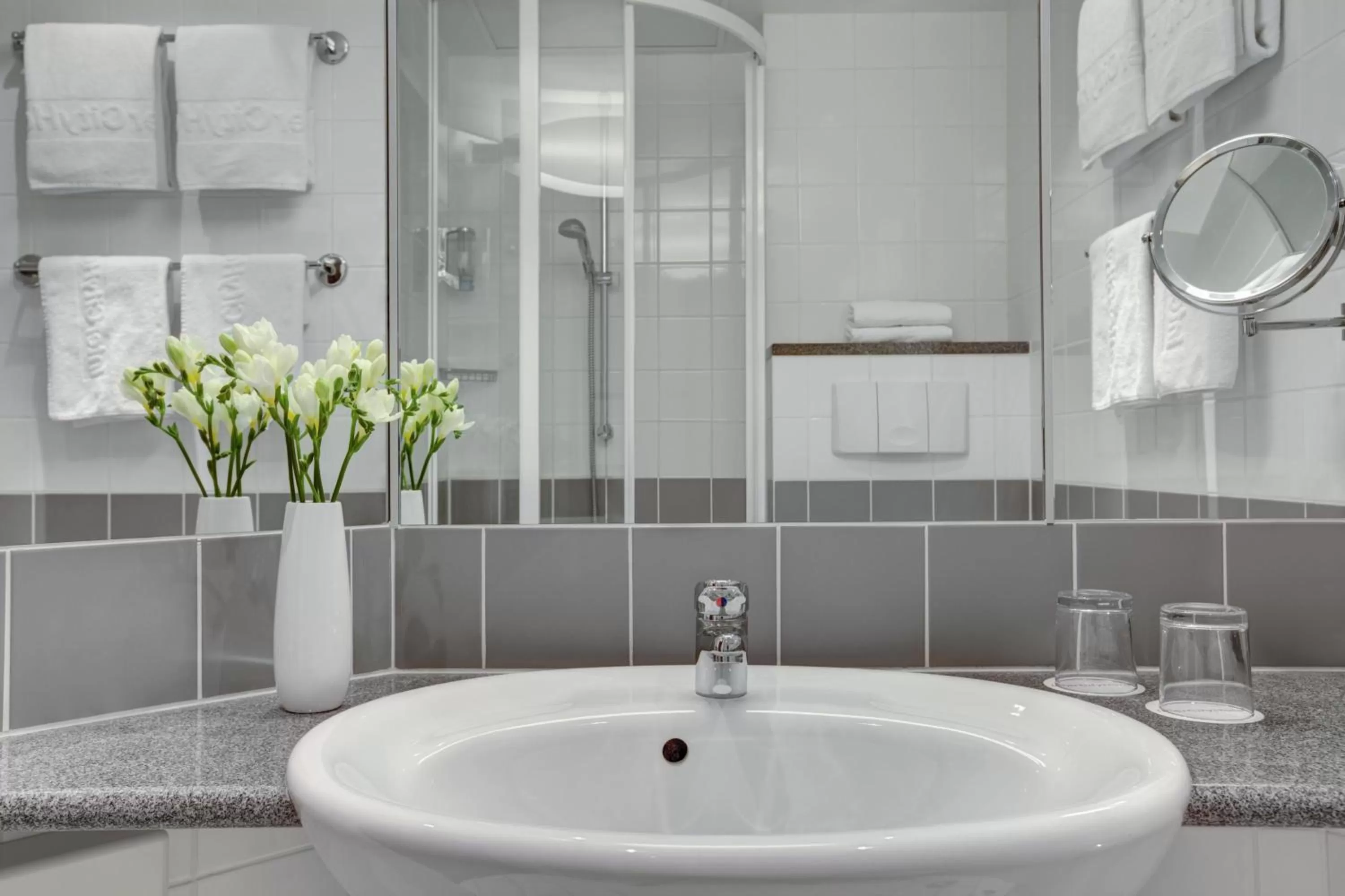 Superior Double Room in IntercityHotel Berlin Ostbahnhof