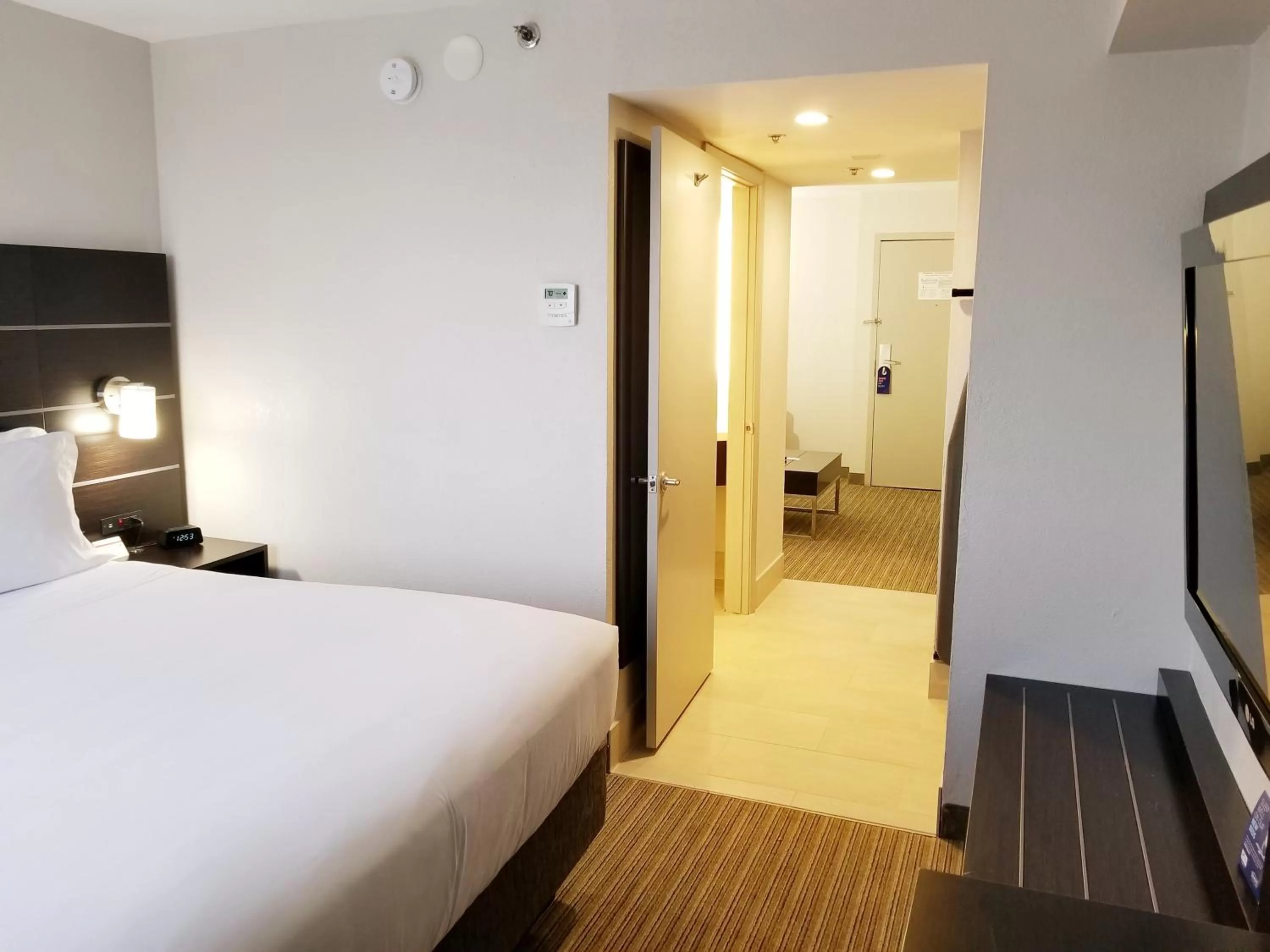Standard Room in Holiday Inn Express & Suites Miami - Hialeah by IHG