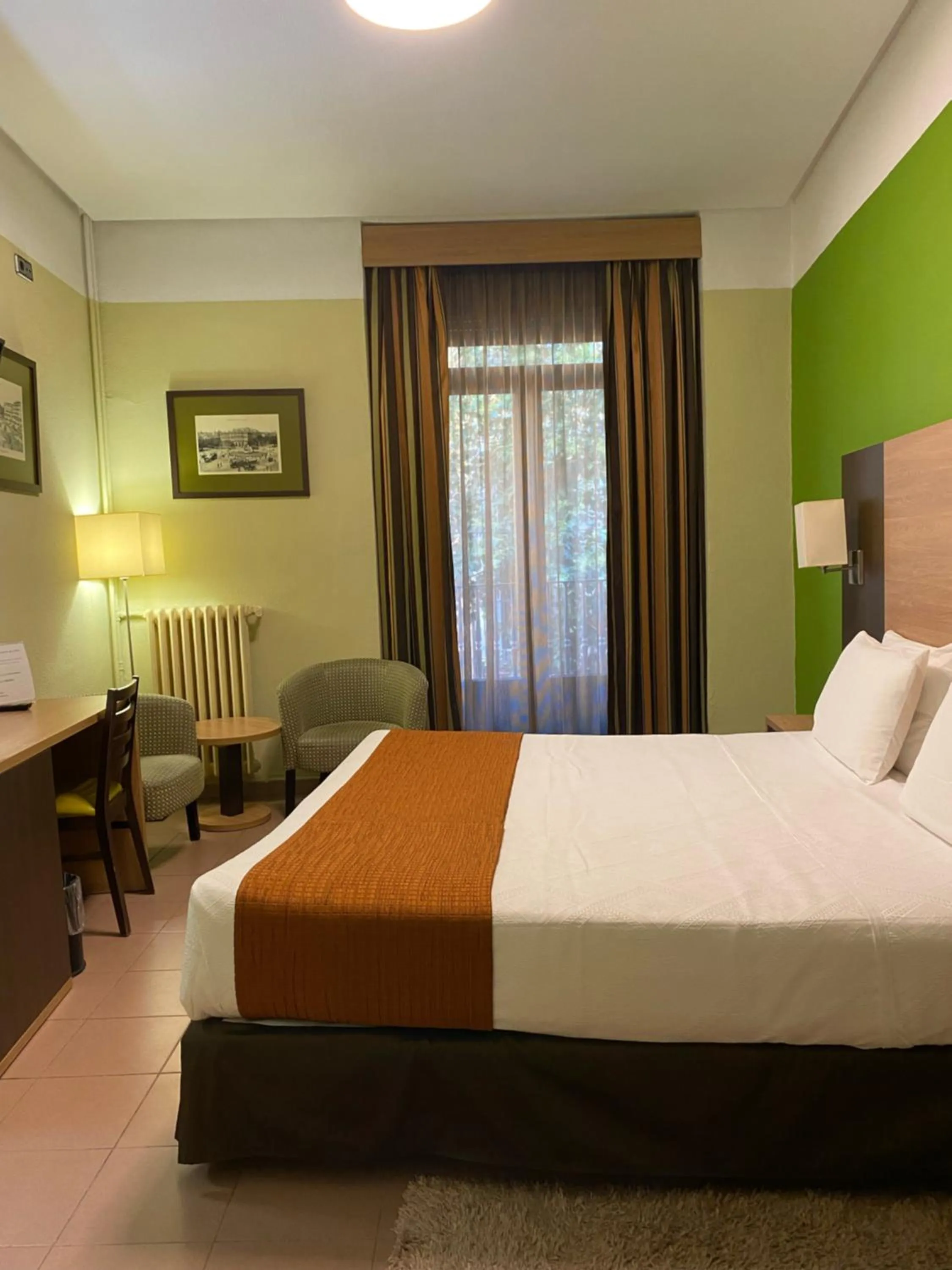 Double or Twin Room with Balcony in Hostal Ballesta