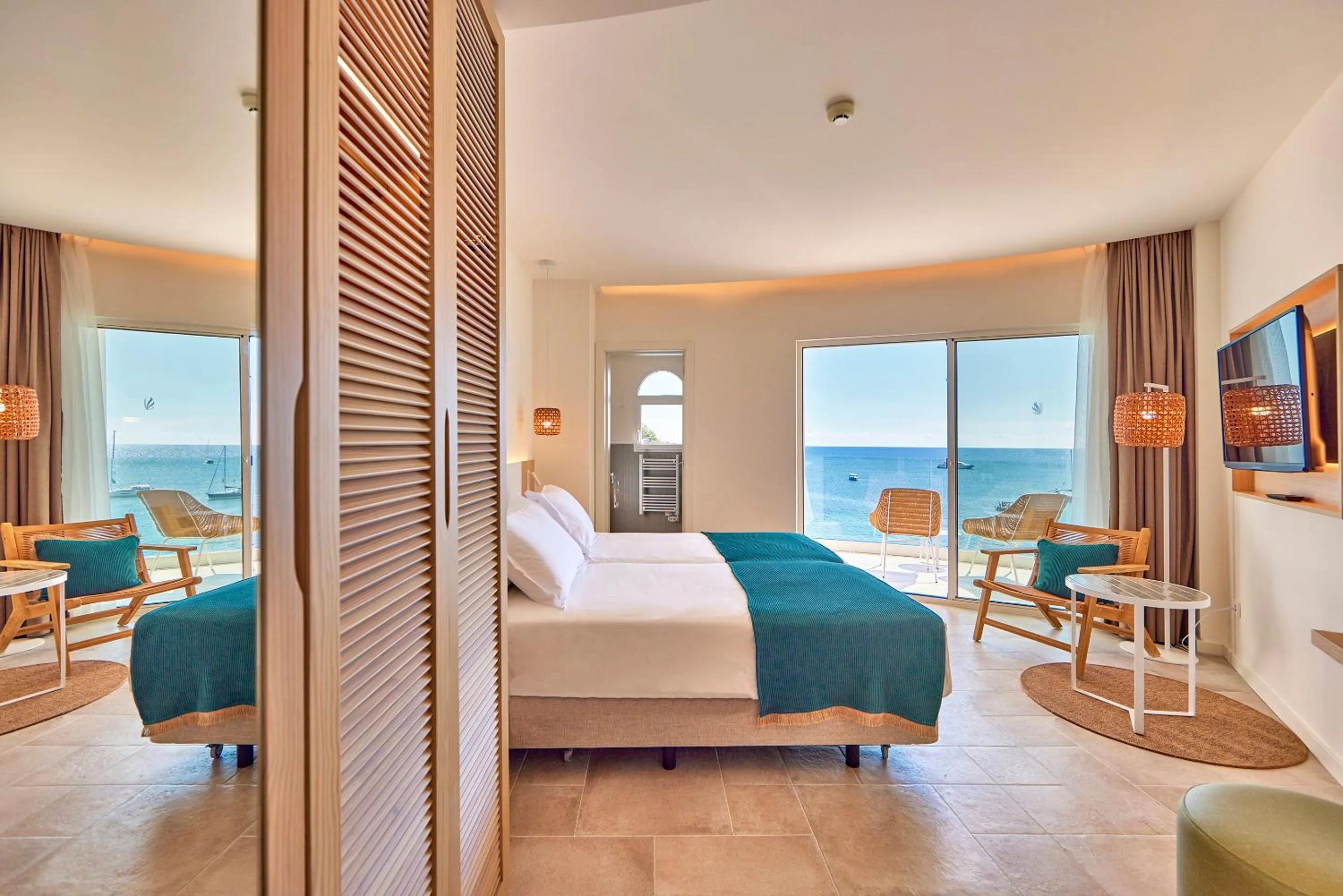 Twin Room with Sea View in Universal Hotel Aquamarin