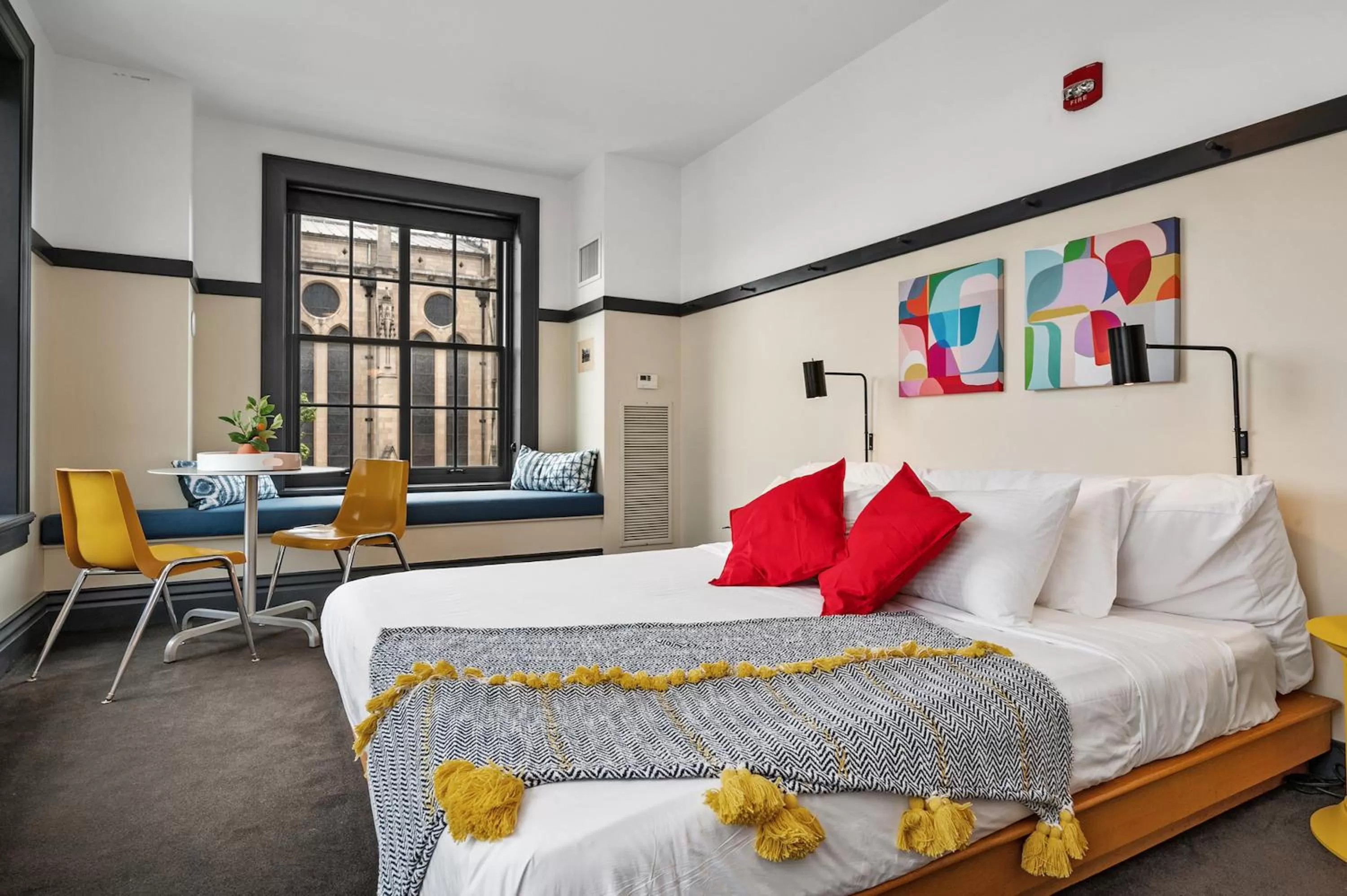 King Room - Disability Access (Self Check-in with Virtual Front Desk) in The Maverick by Kasa