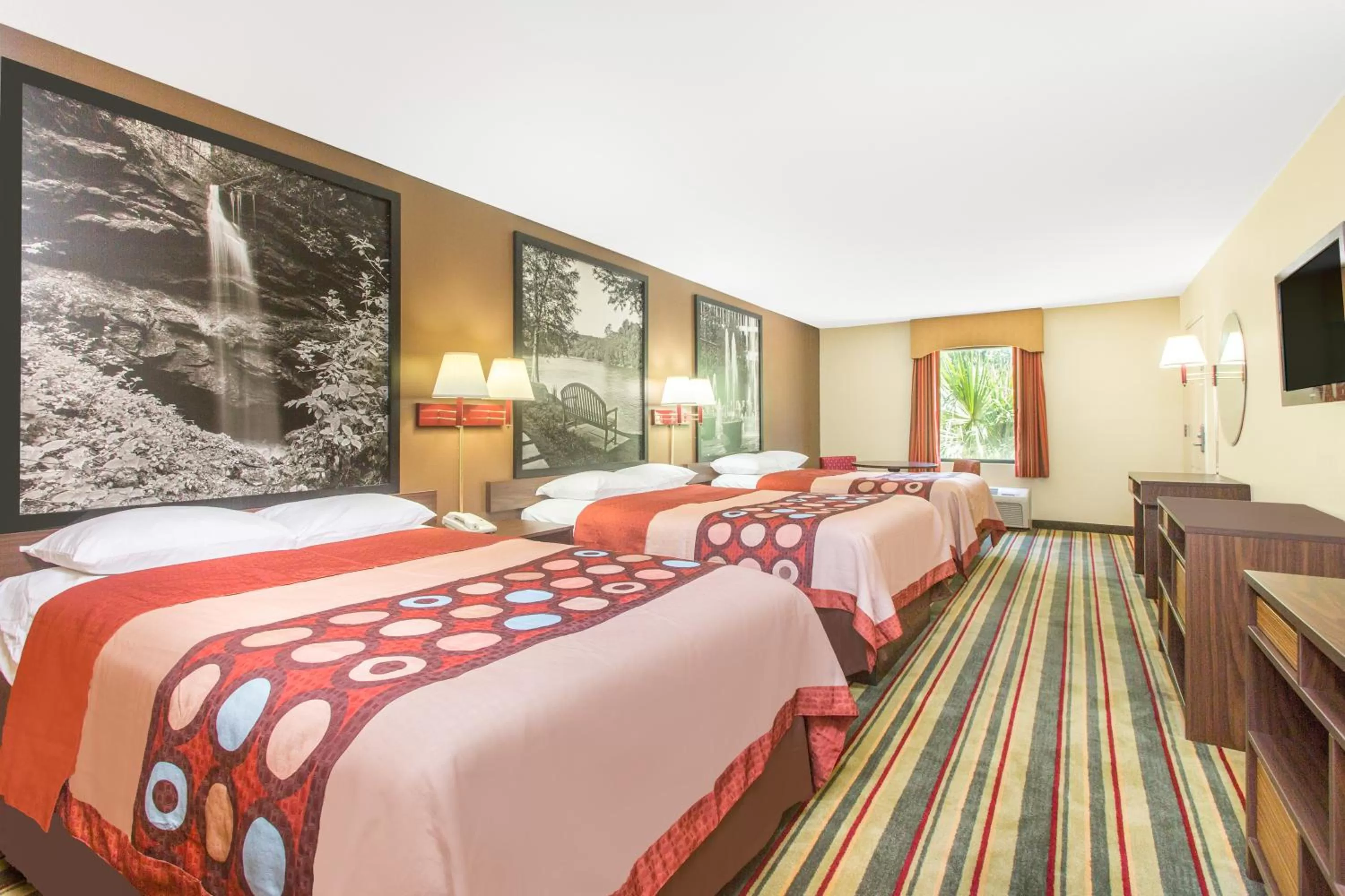 Studio Suite with Three Double Beds - Non-Smoking in Super 8 by Wyndham Dublin