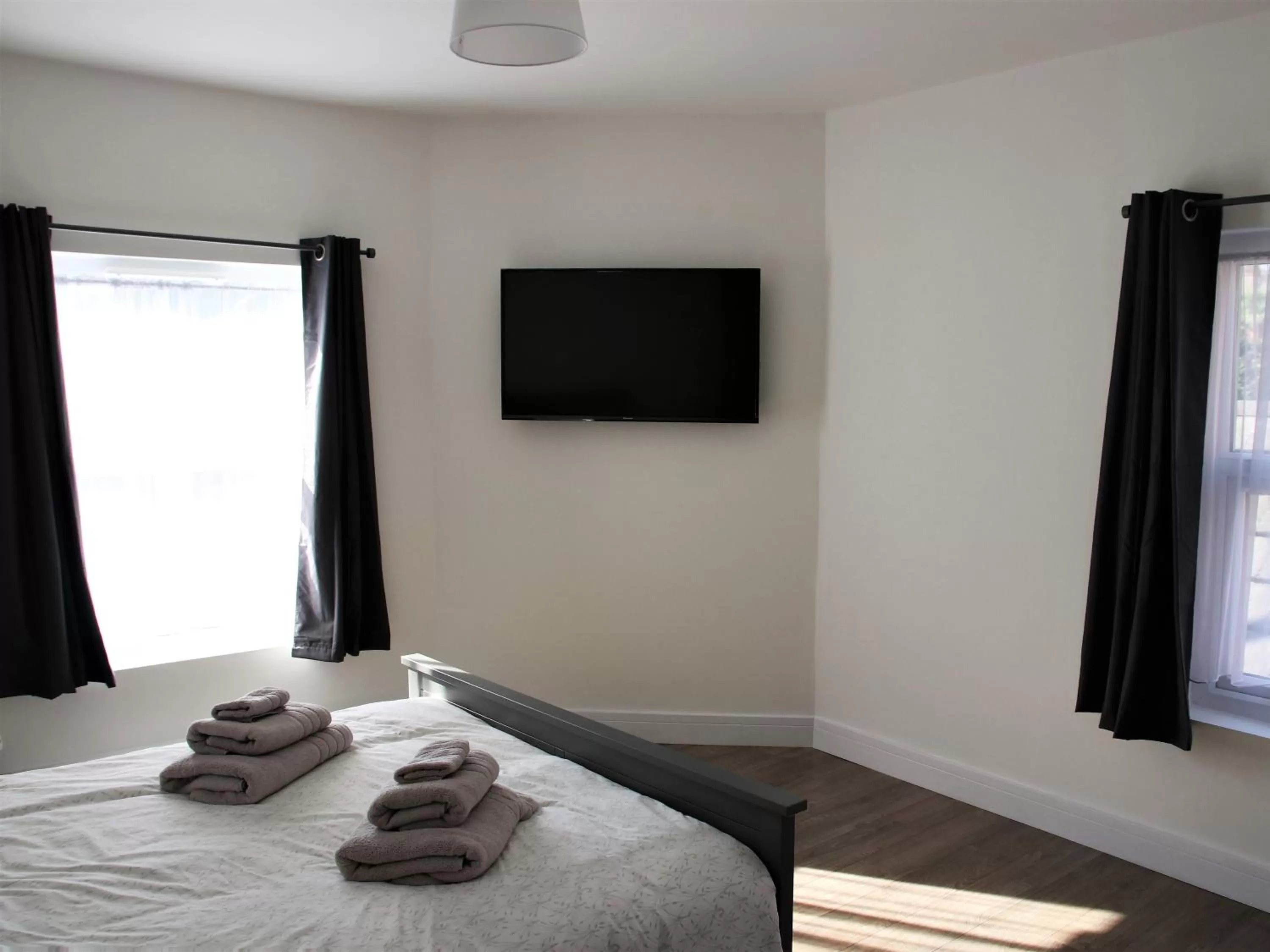 Deluxe Double Room with Shower in The Swan Inn