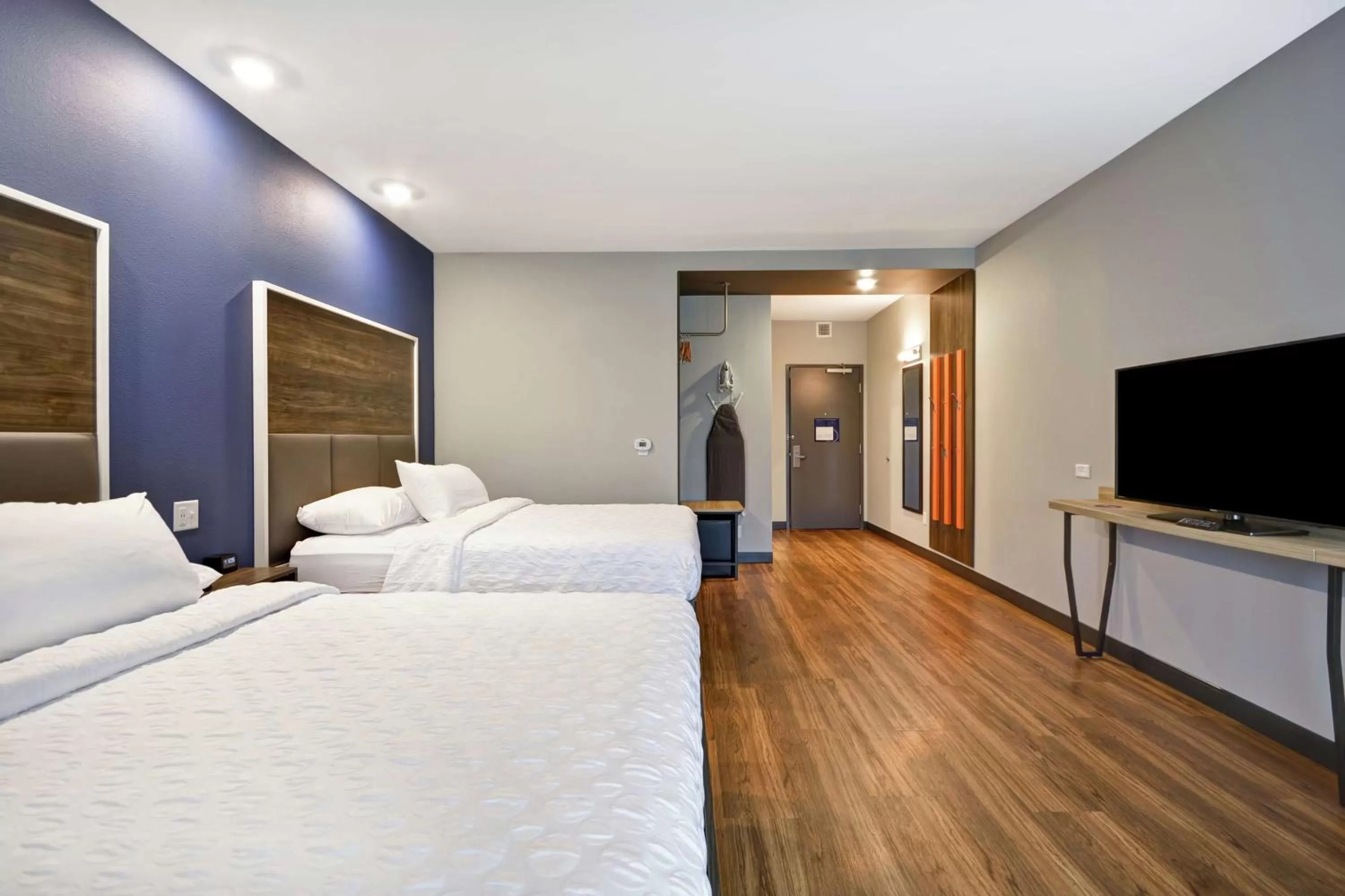 Queen Room with Two Queen Beds - Mobility Access in Tru By Hilton Sumter