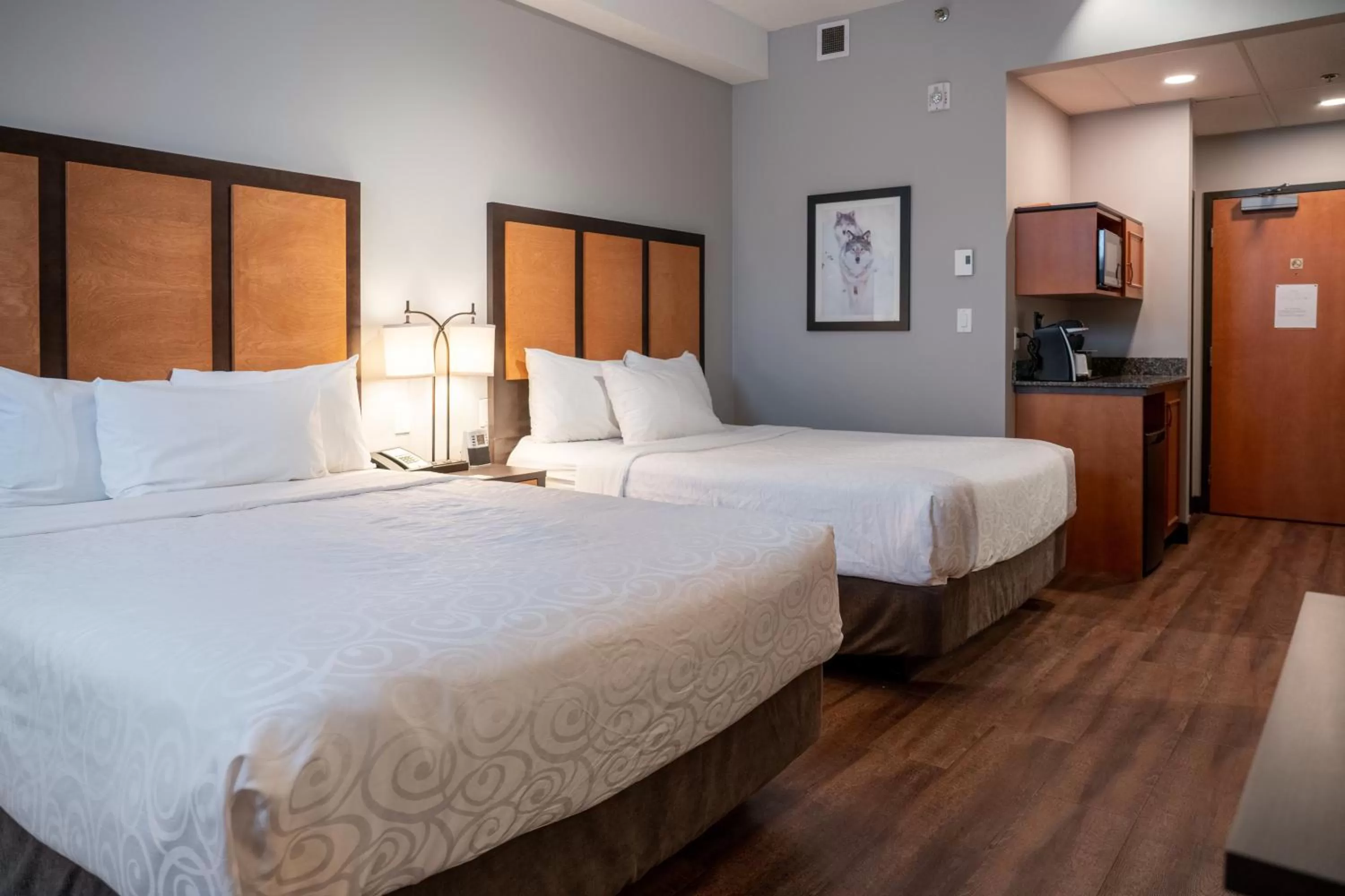 Standard Queen Room in Pocaterra Inn & Waterslide