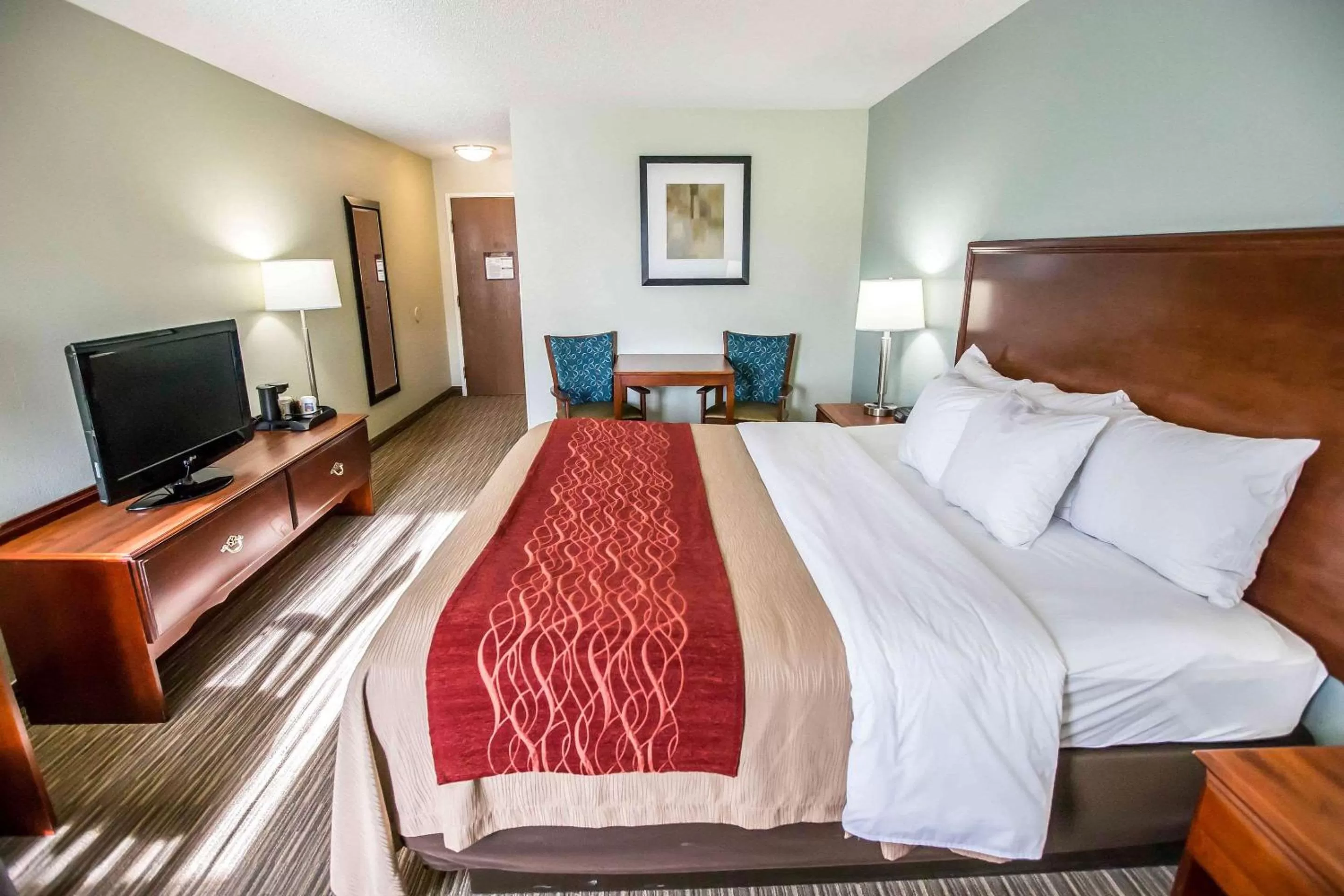 Standard King Room with Roll In Shower - Accessible in Comfort Inn Schererville