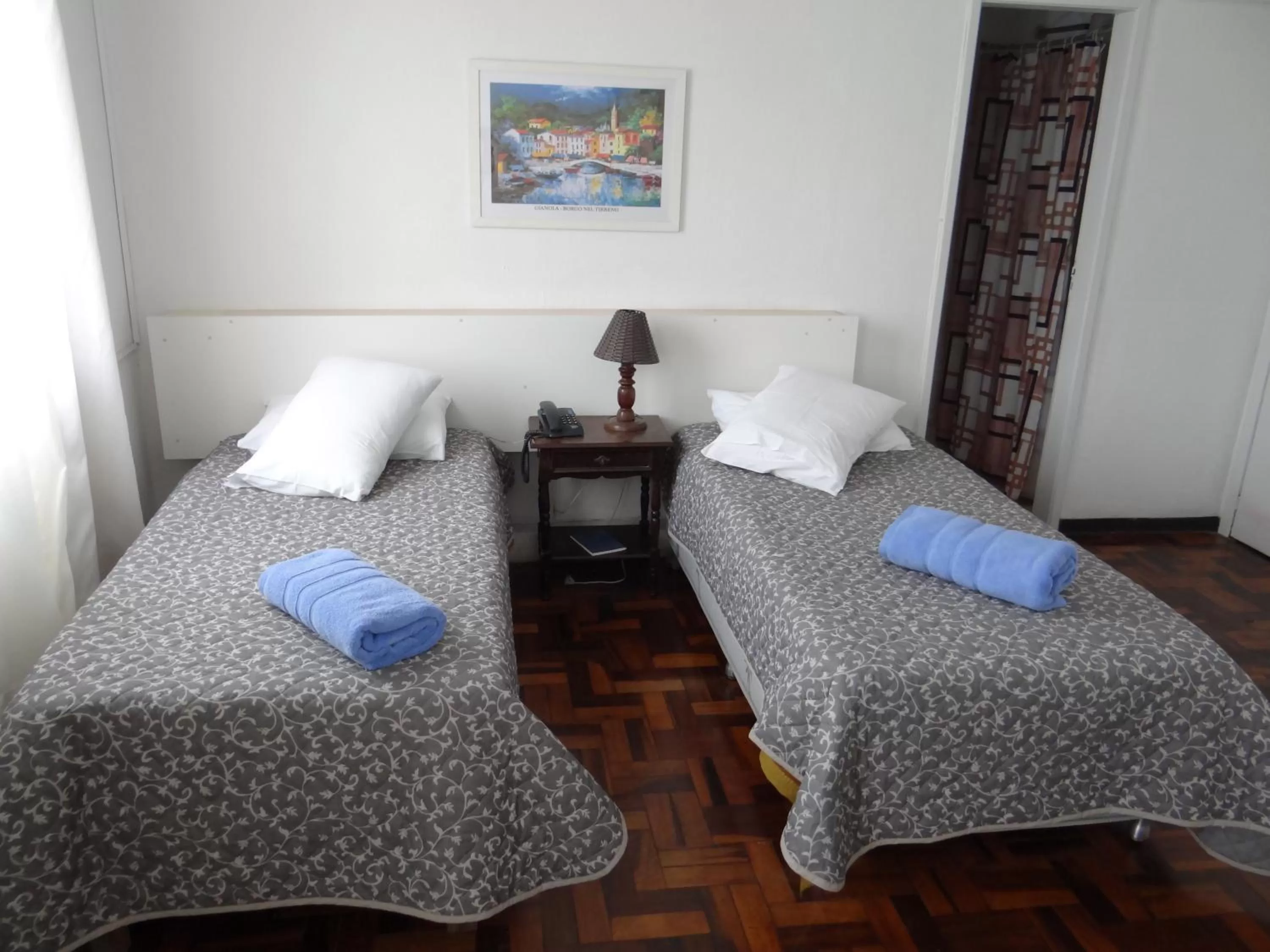 Standard Twin Room in Roma Hotel