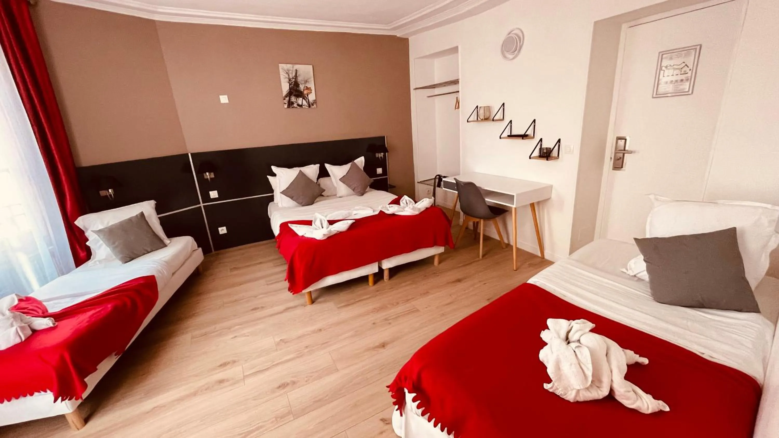 Quadruple Room in Jeff Hotel