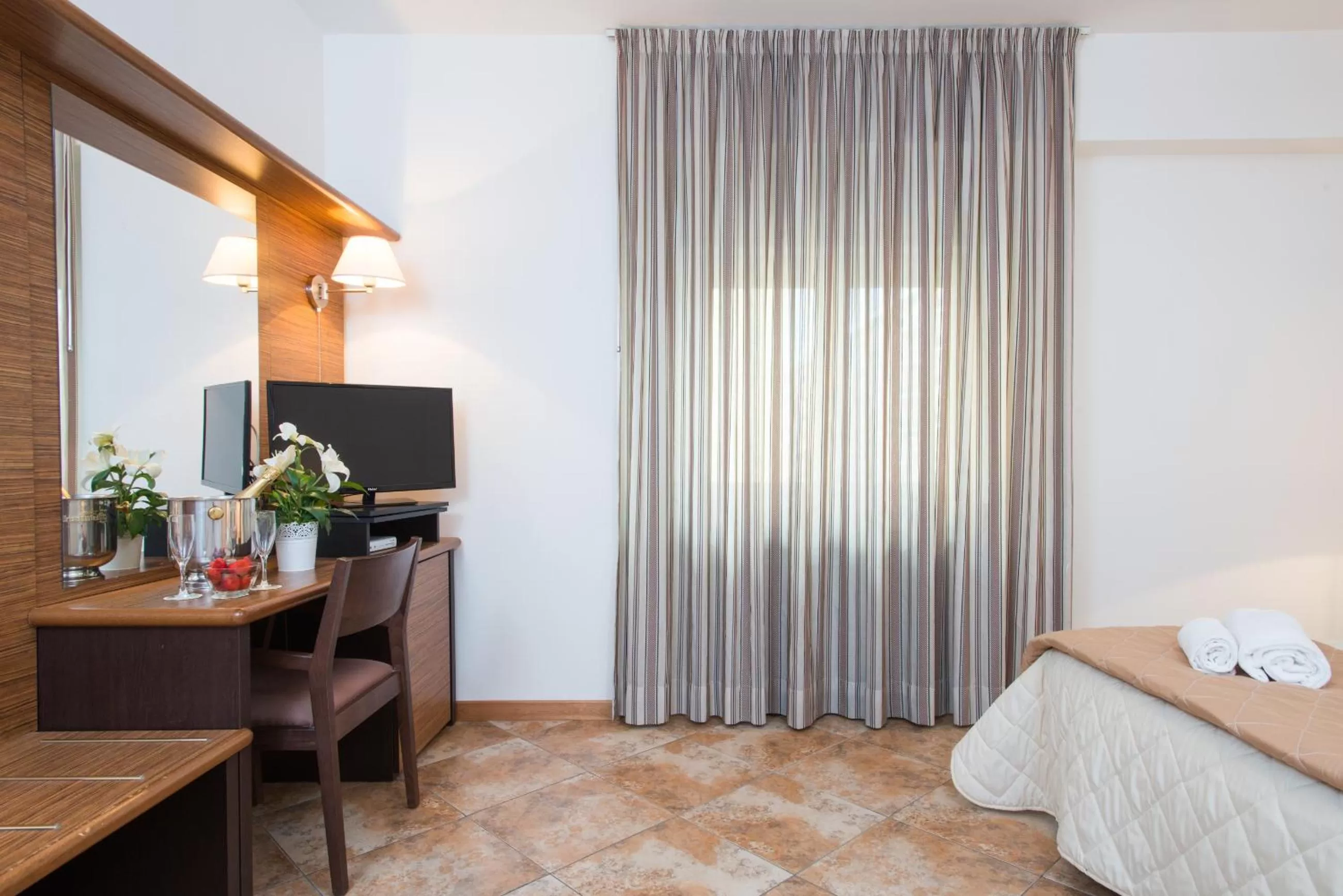 Single Room in Royal Hotel