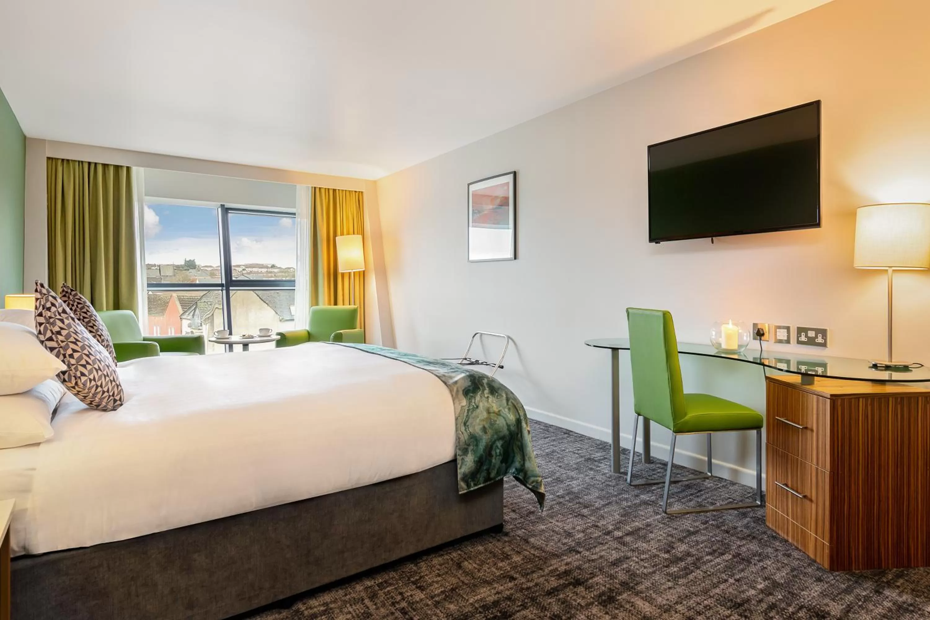 Deluxe Double Room with River View in The Glasshouse