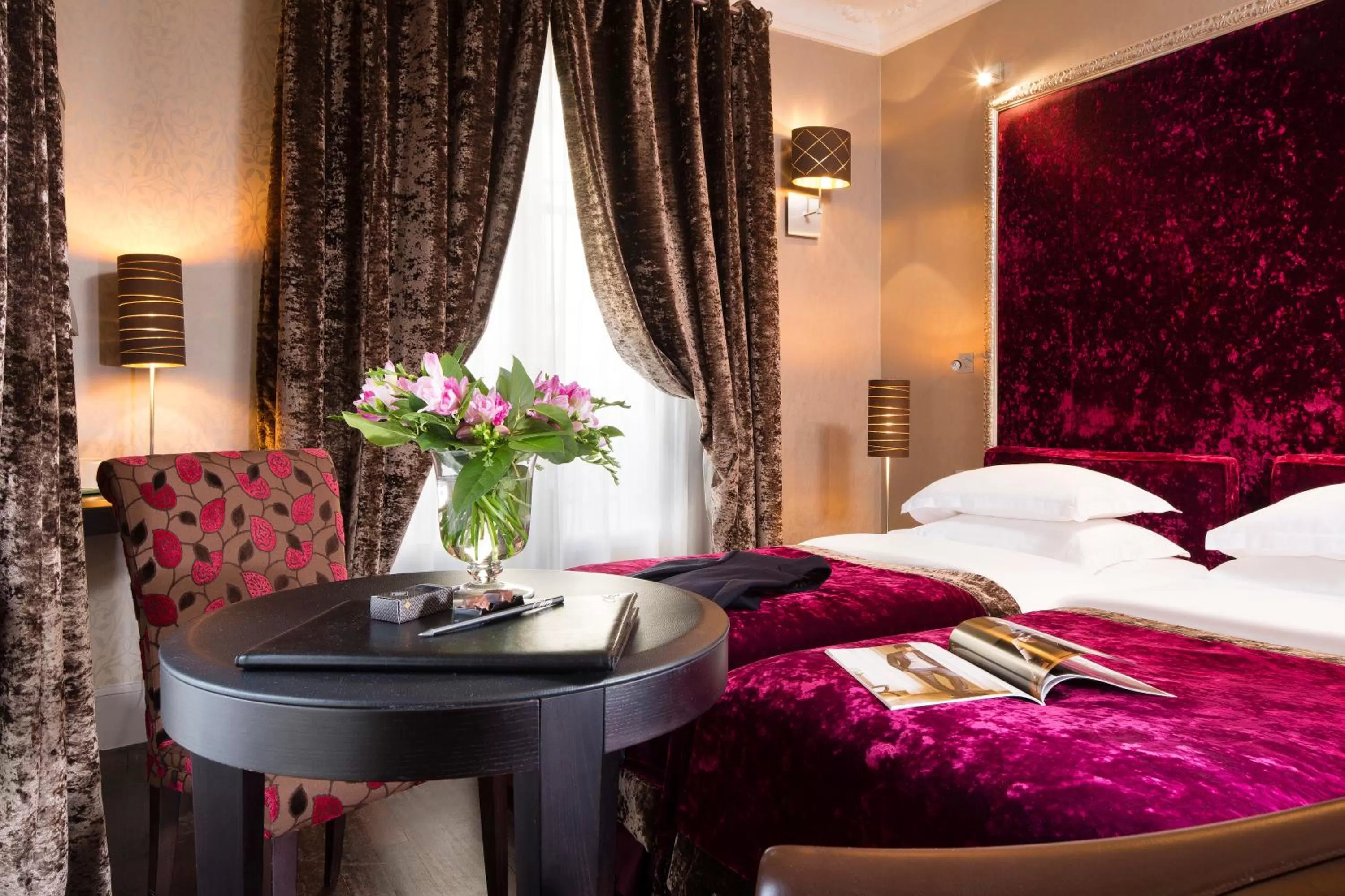 Superior Twin Room in Hotel Ares Eiffel