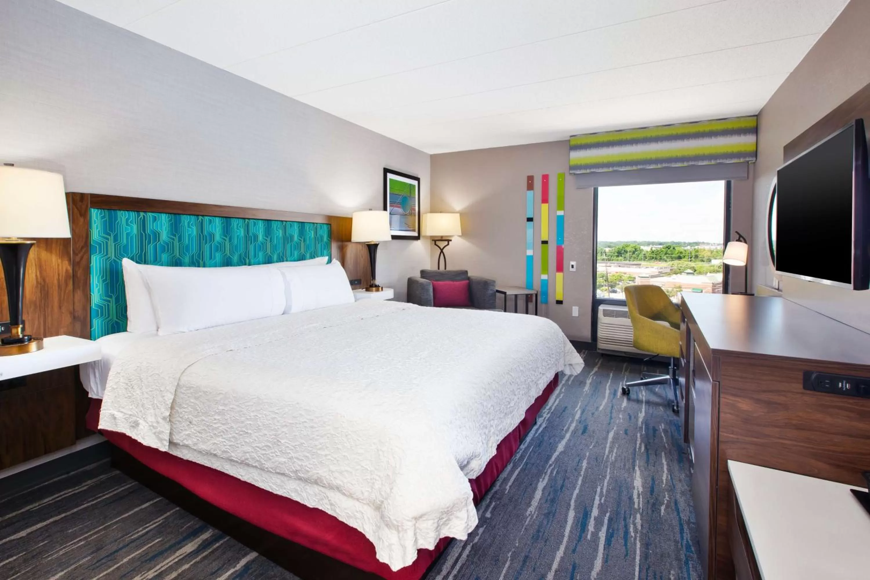 King Room with Bath Tub - Hearing/Disability Access in Hampton Inn College Park