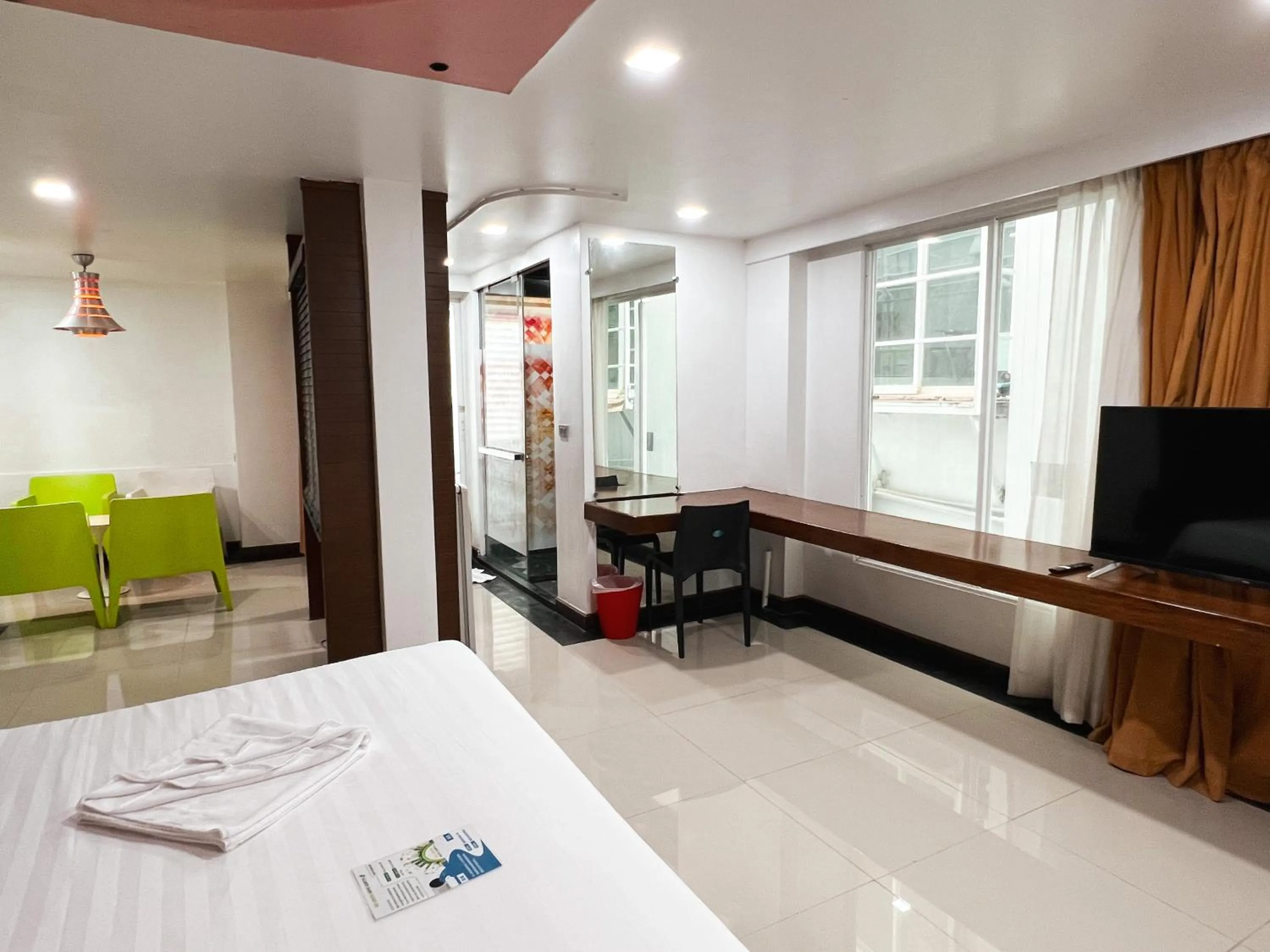 Deluxe Family Room in The Color Kata