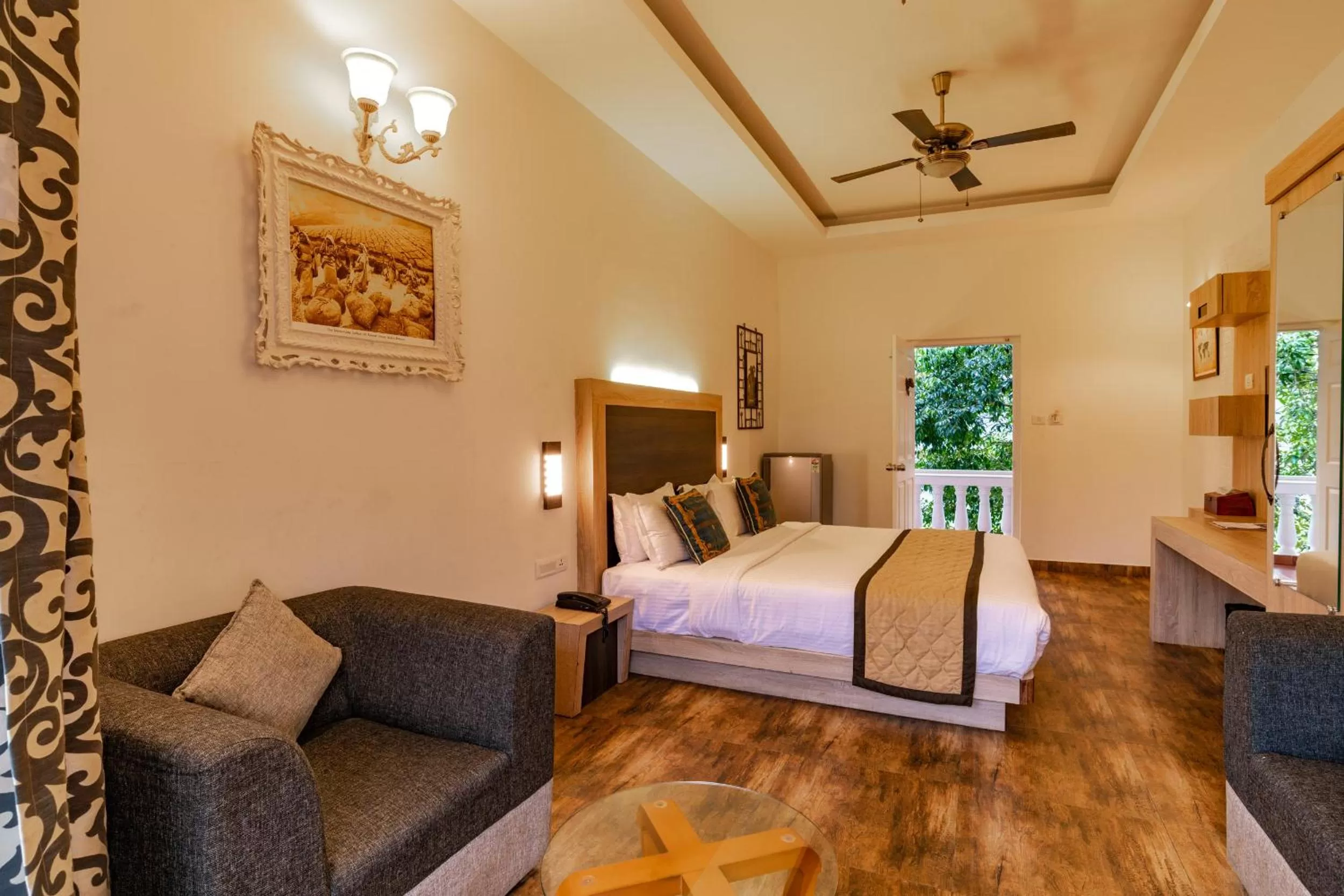 Superior King Room in Tea Harvester