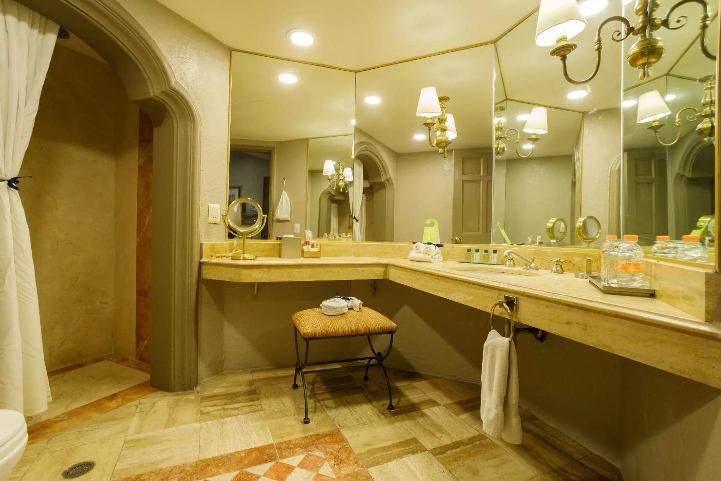 Master Suite Two Beds in Quinta Real Guadalajara