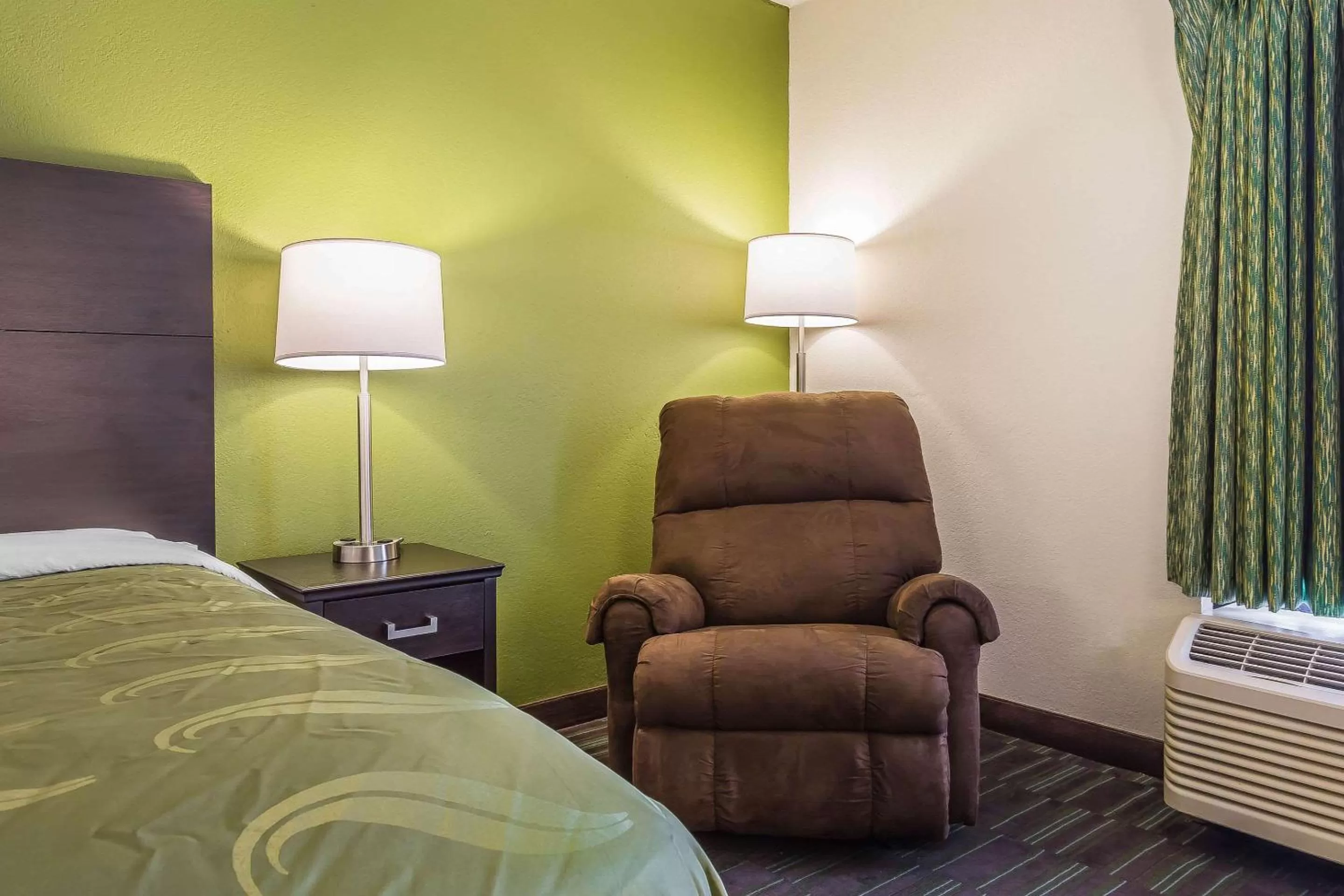 King Room - Accessible/Non-Smoking in Quality Inn Culpeper