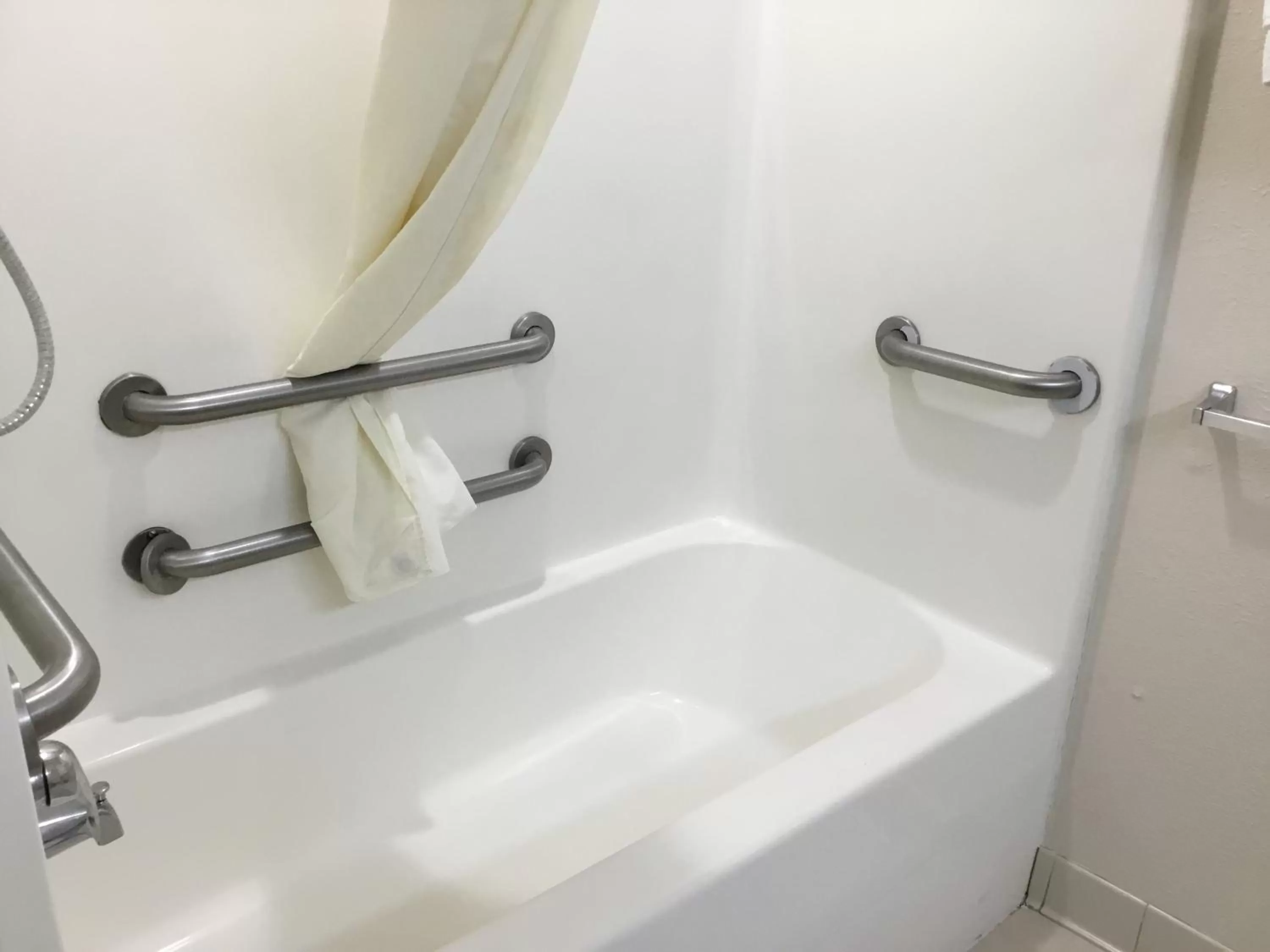 King Suite - Mobility Access/Non-Smoking in Microtel Inn & Suites by Wyndham Augusta/Riverwatch