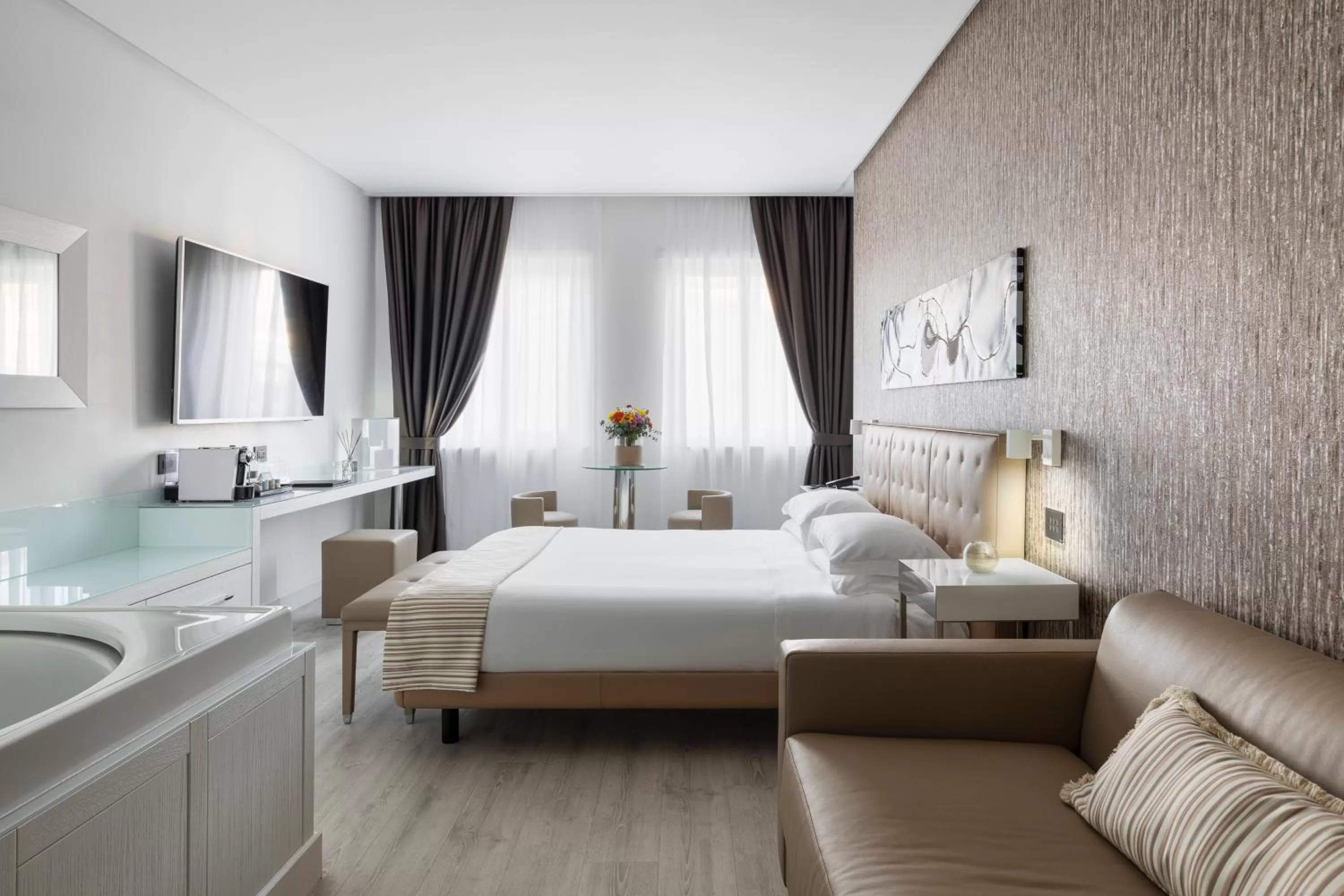 Junior Suite in LHP Napoli Palace & SPA