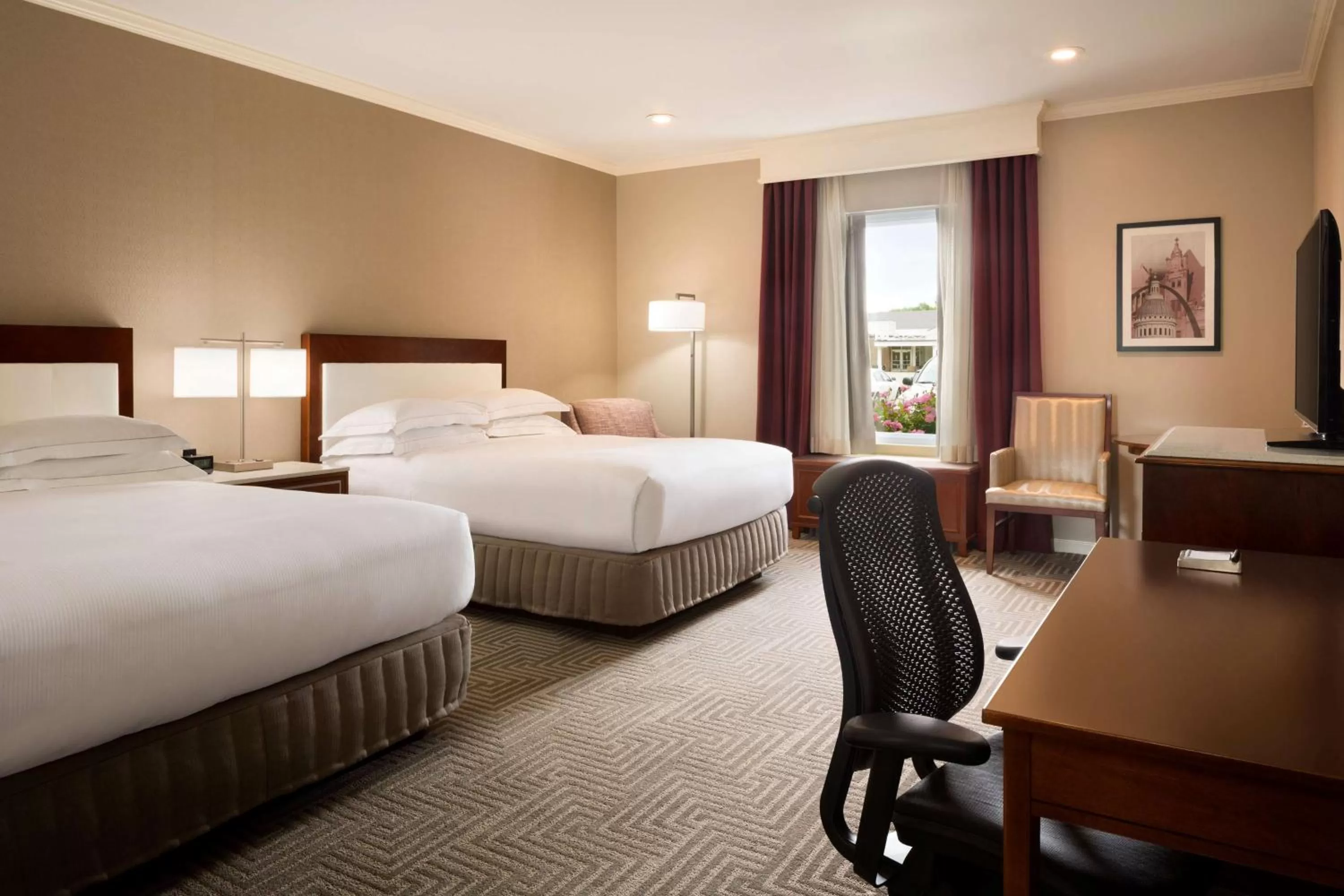 Deluxe Queen Room with Two Queen Beds in Hilton St. Louis Frontenac