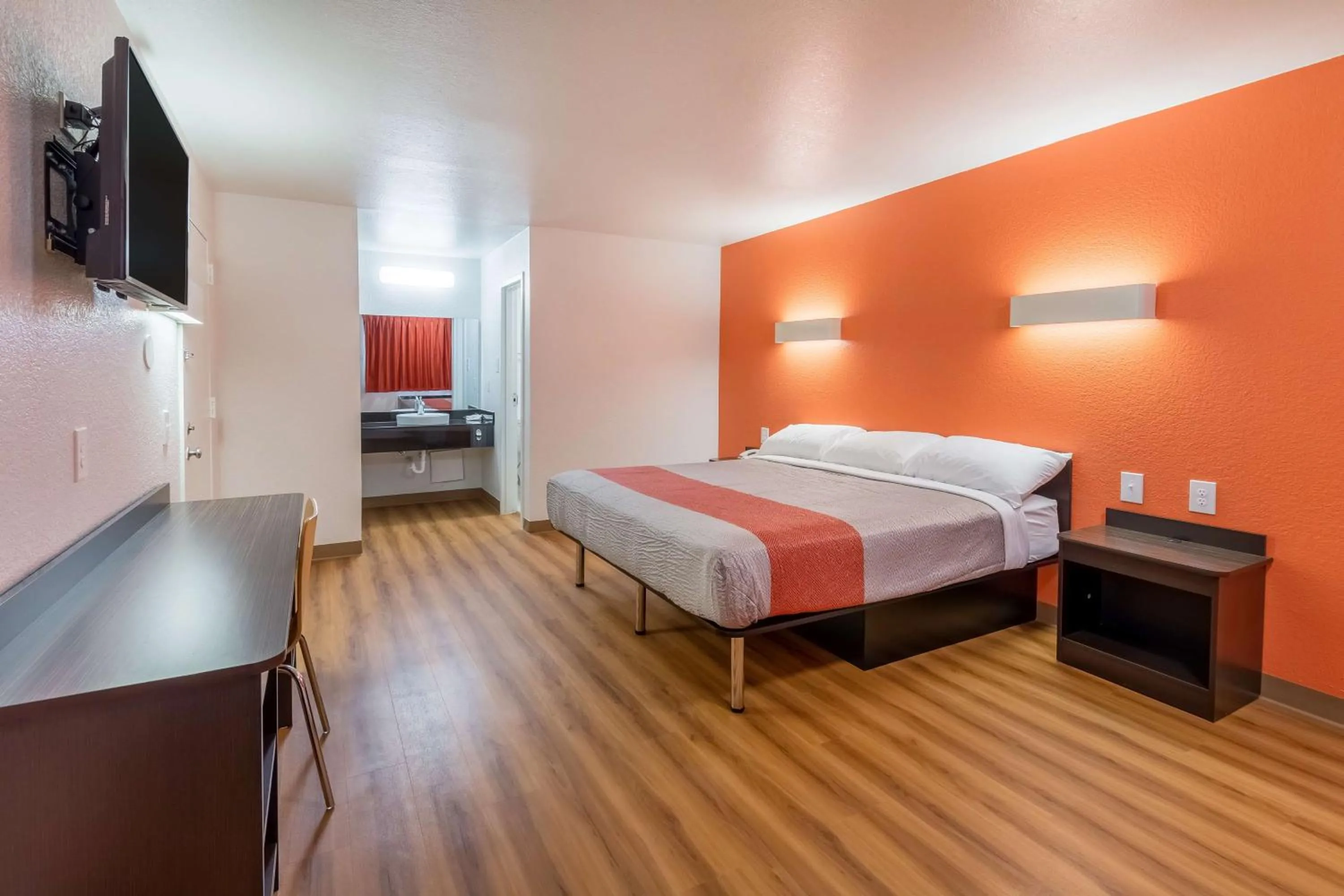 King Room - Smoking  in Motel 6-Arlington, TX - UTA